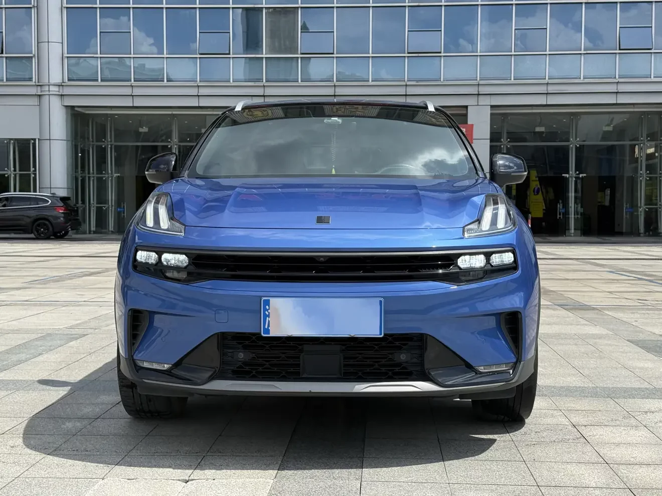 Lynk & Co 06