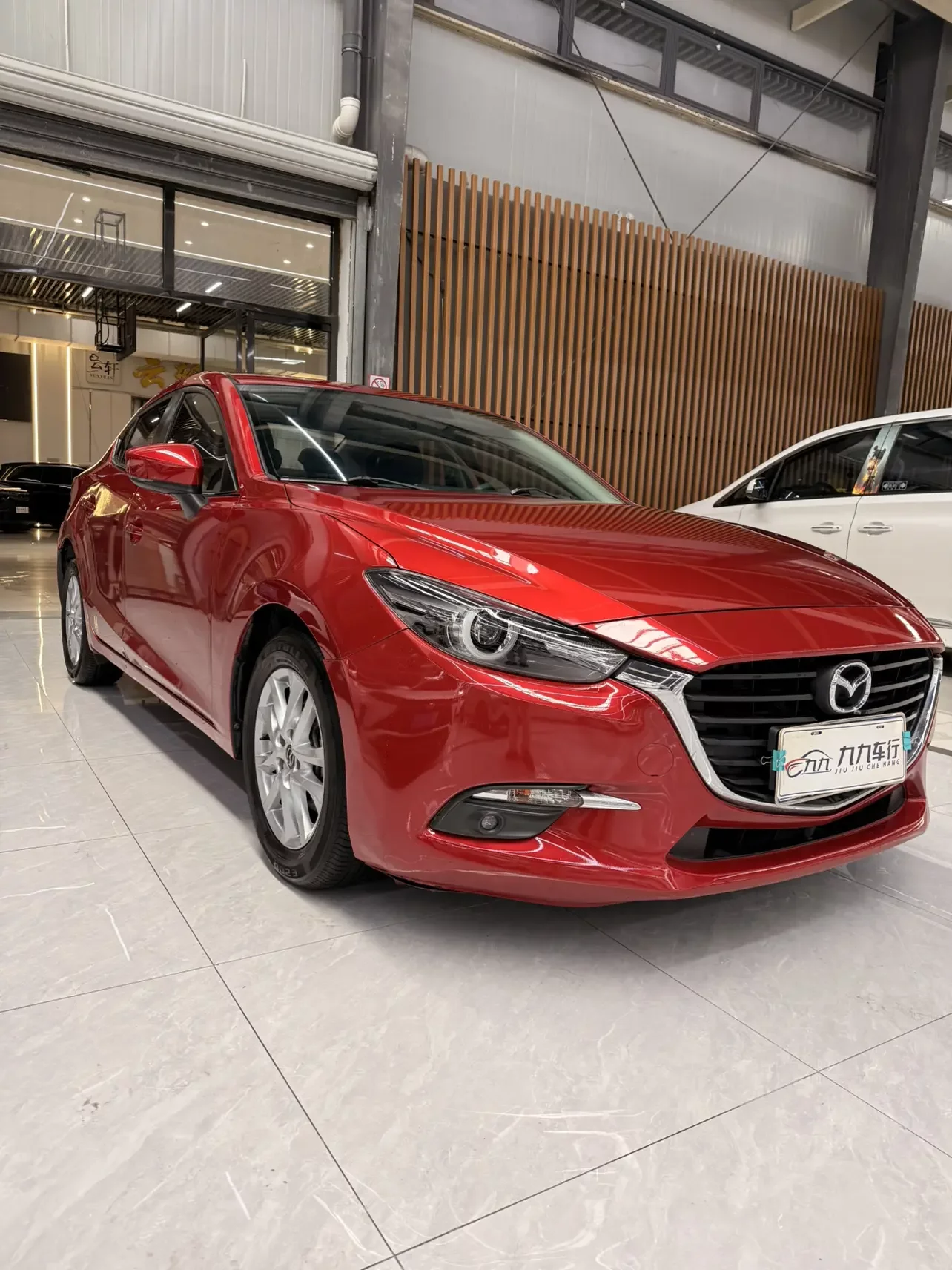 Mazda Axela (3)