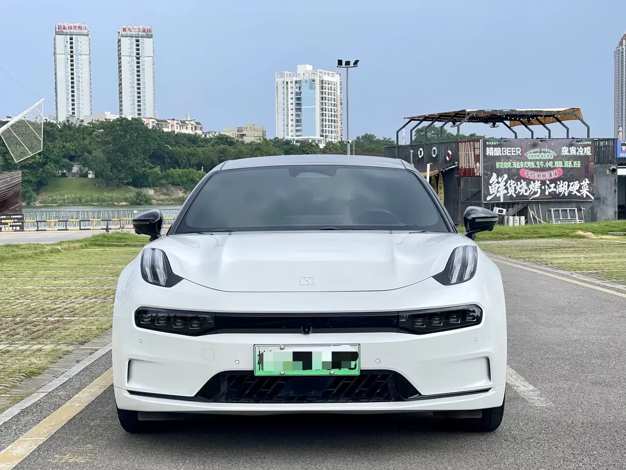 ZEEKR 001