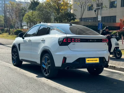 Lynk & Co 05