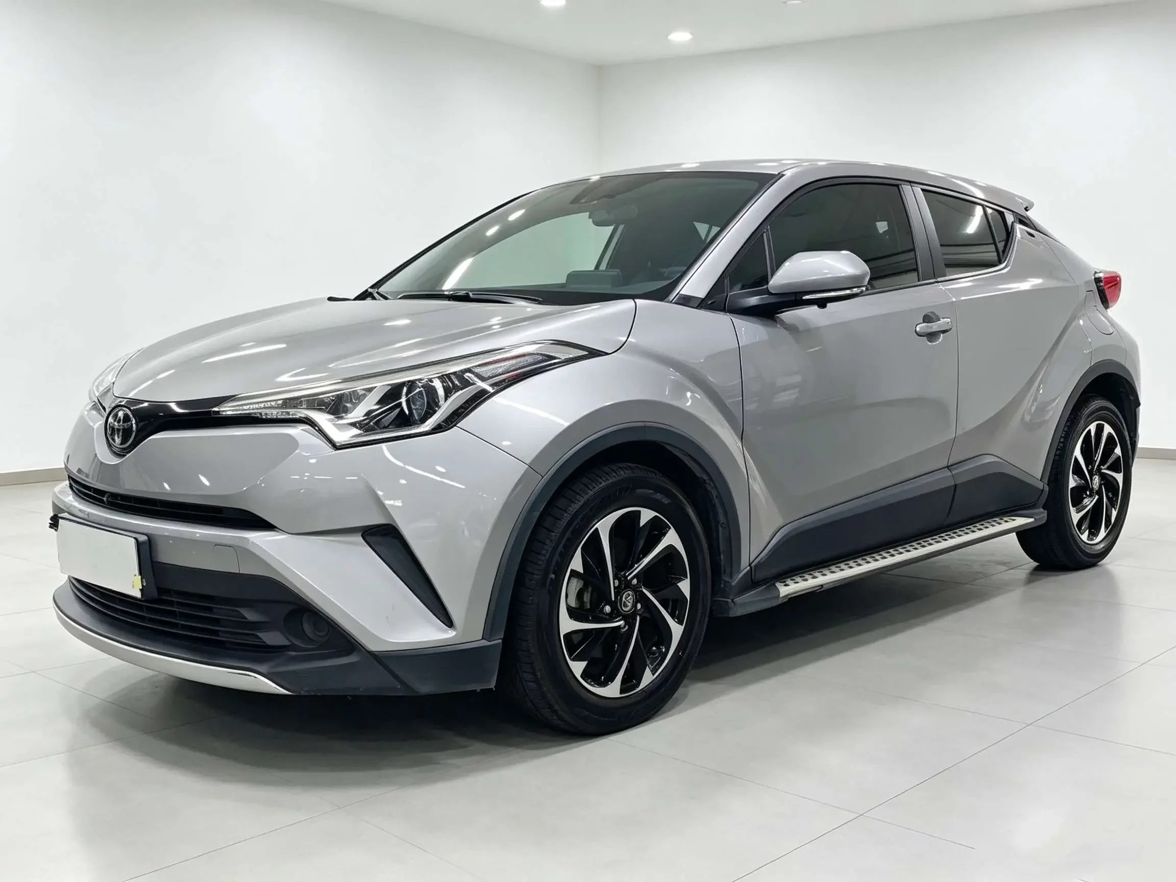 Toyota C-HR Hybrid (Yize IZOA)