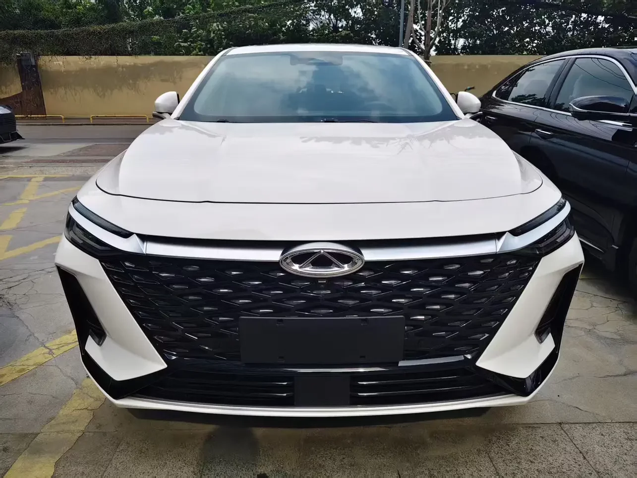 Chery Arrizo 8