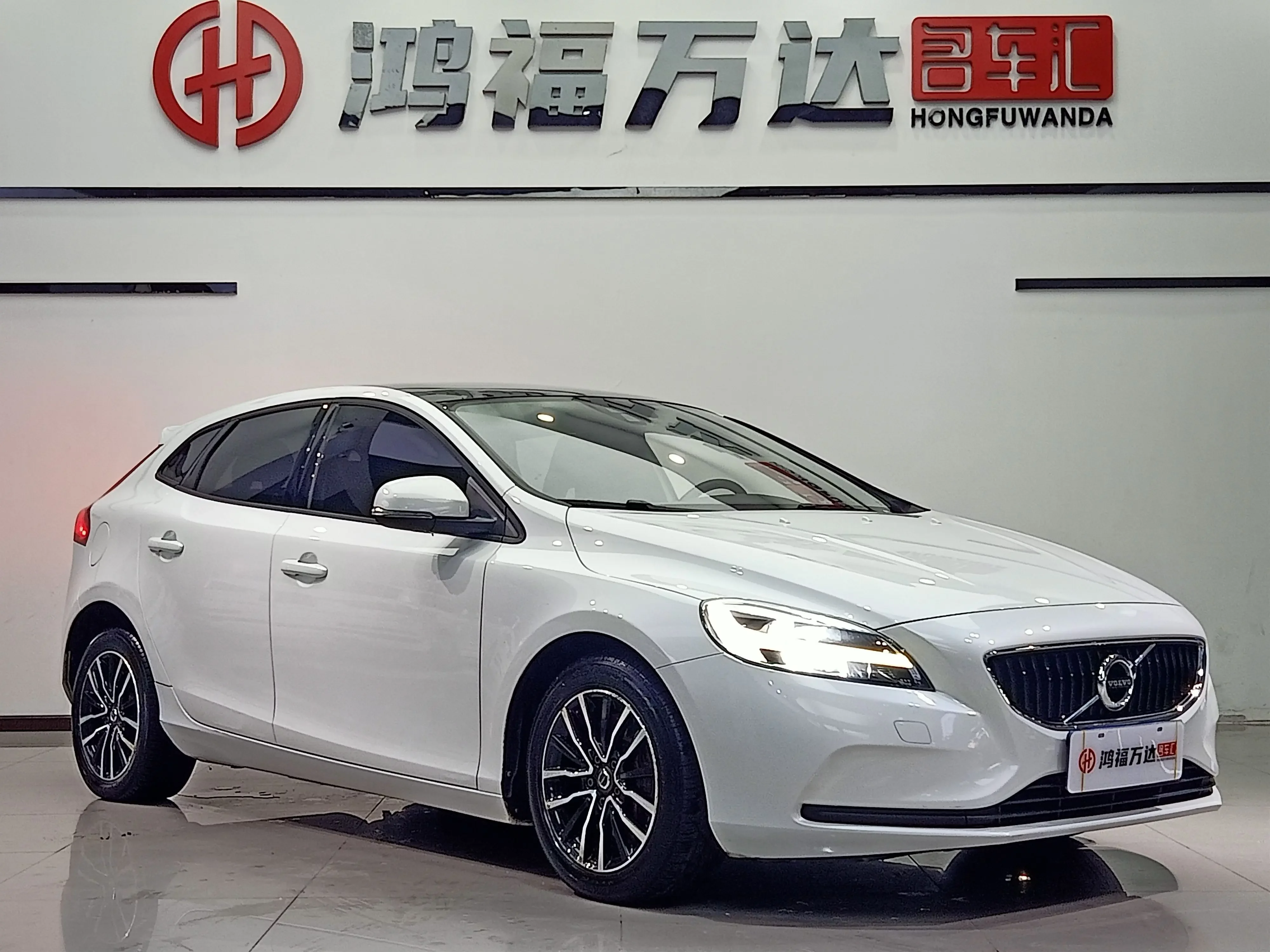 Volvo V40