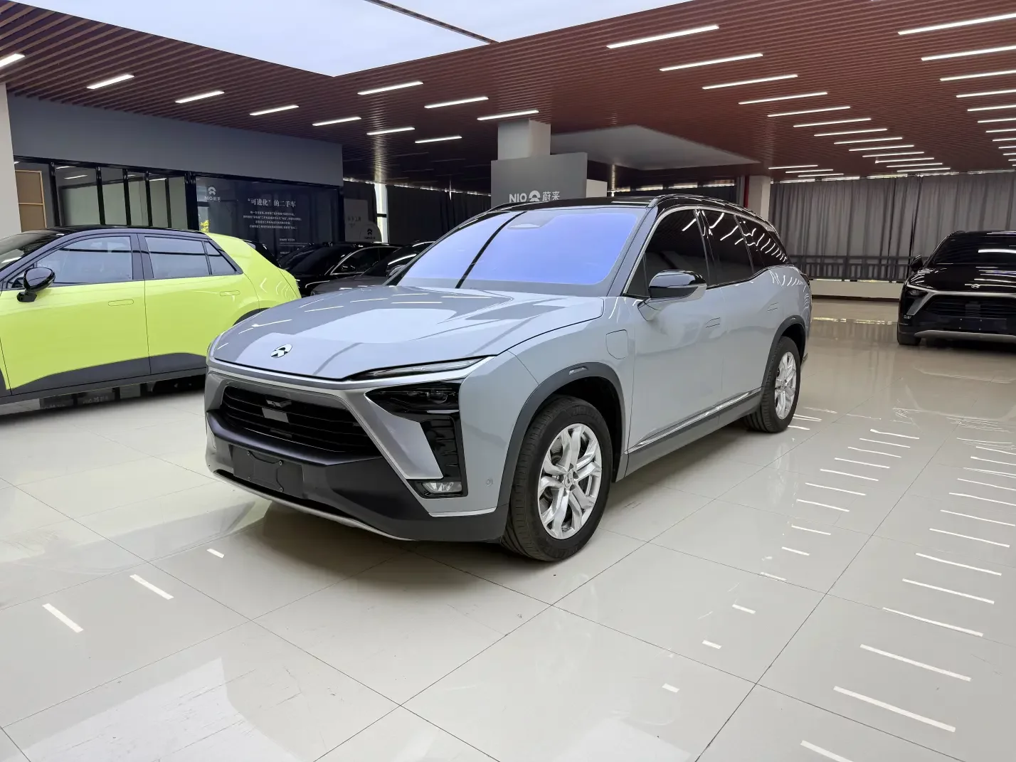 NIO ES8