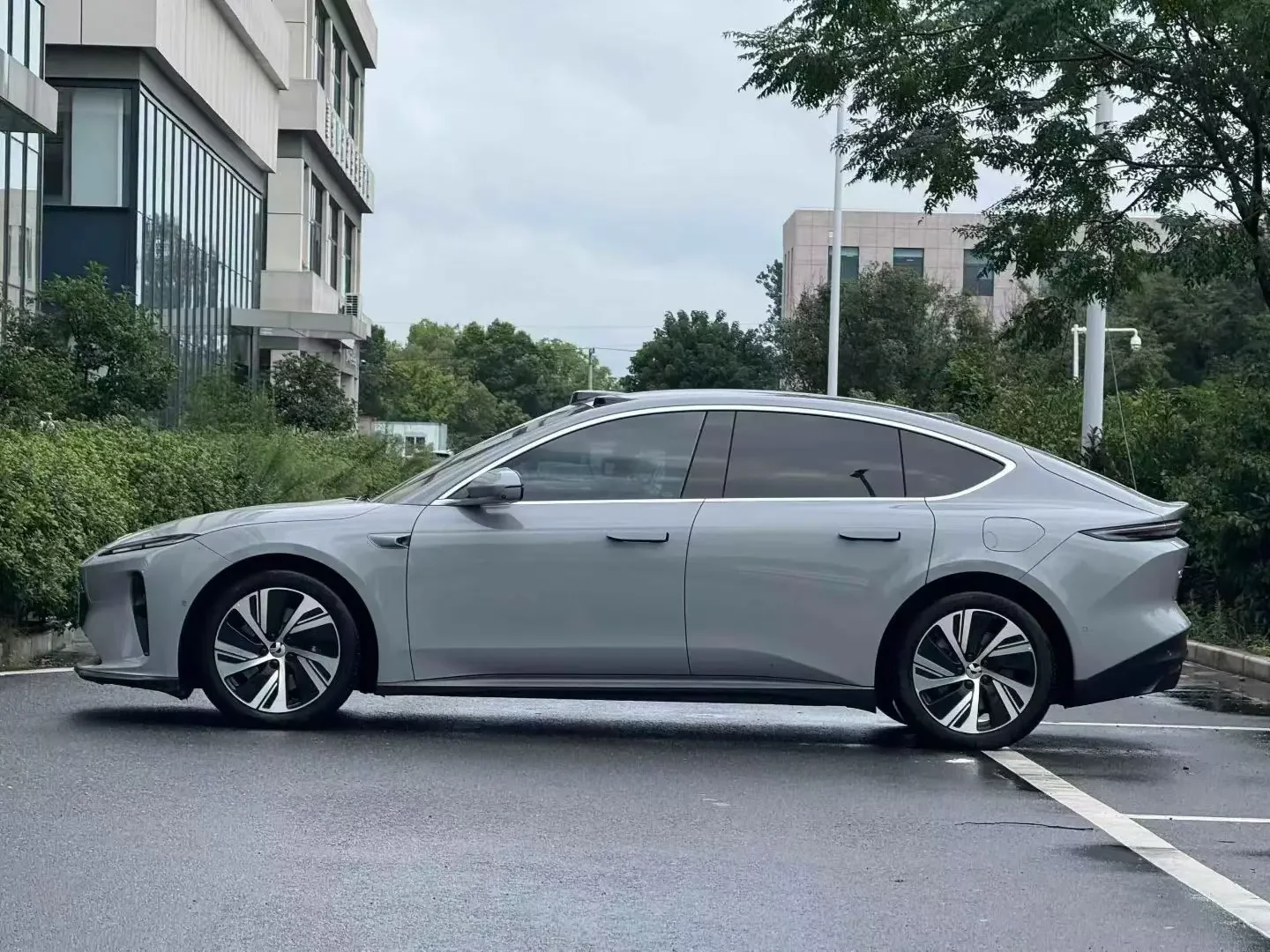 NIO ET5