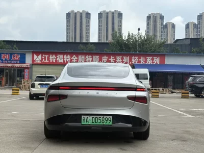 XPeng P7