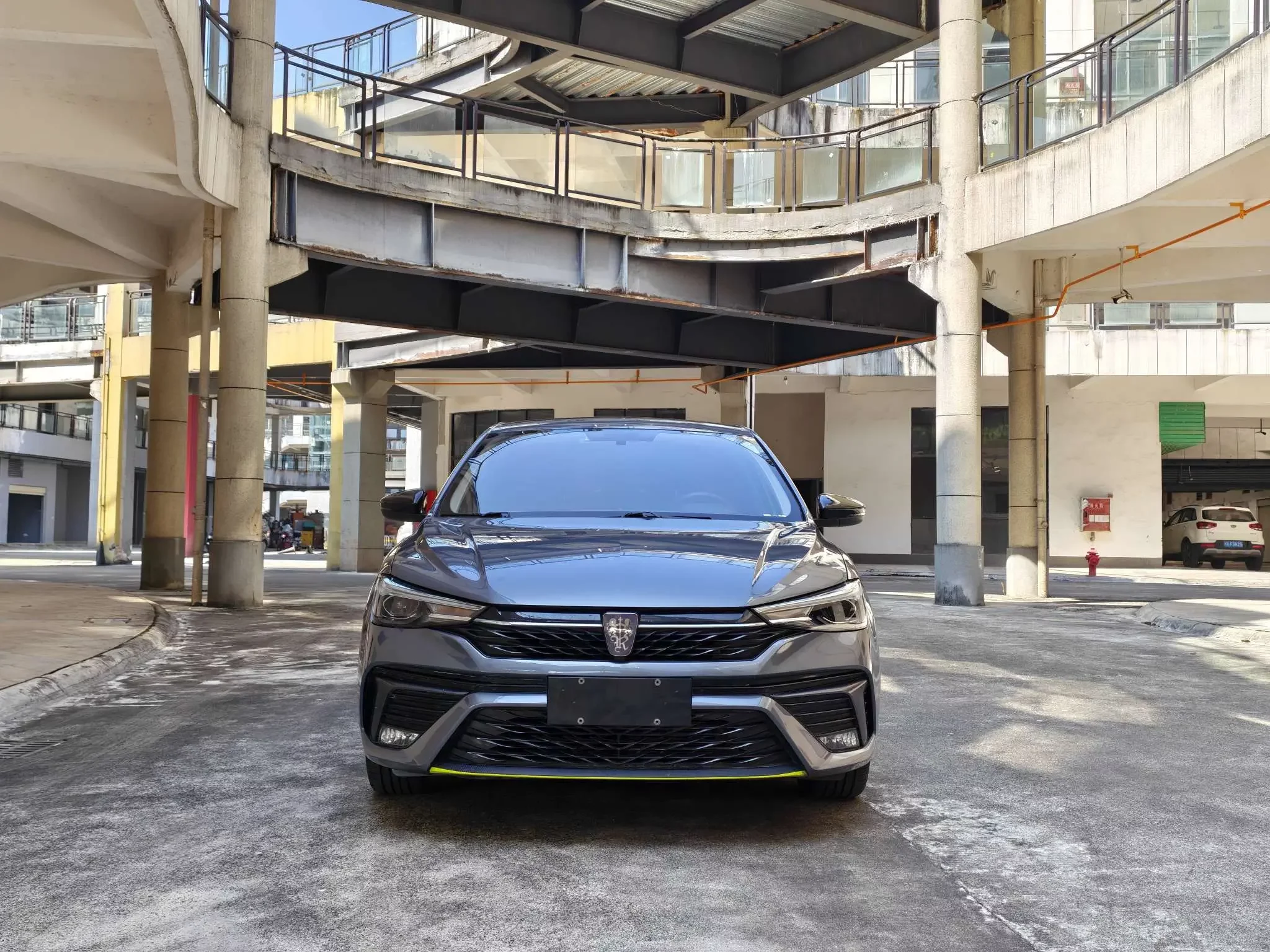 Roewe i5