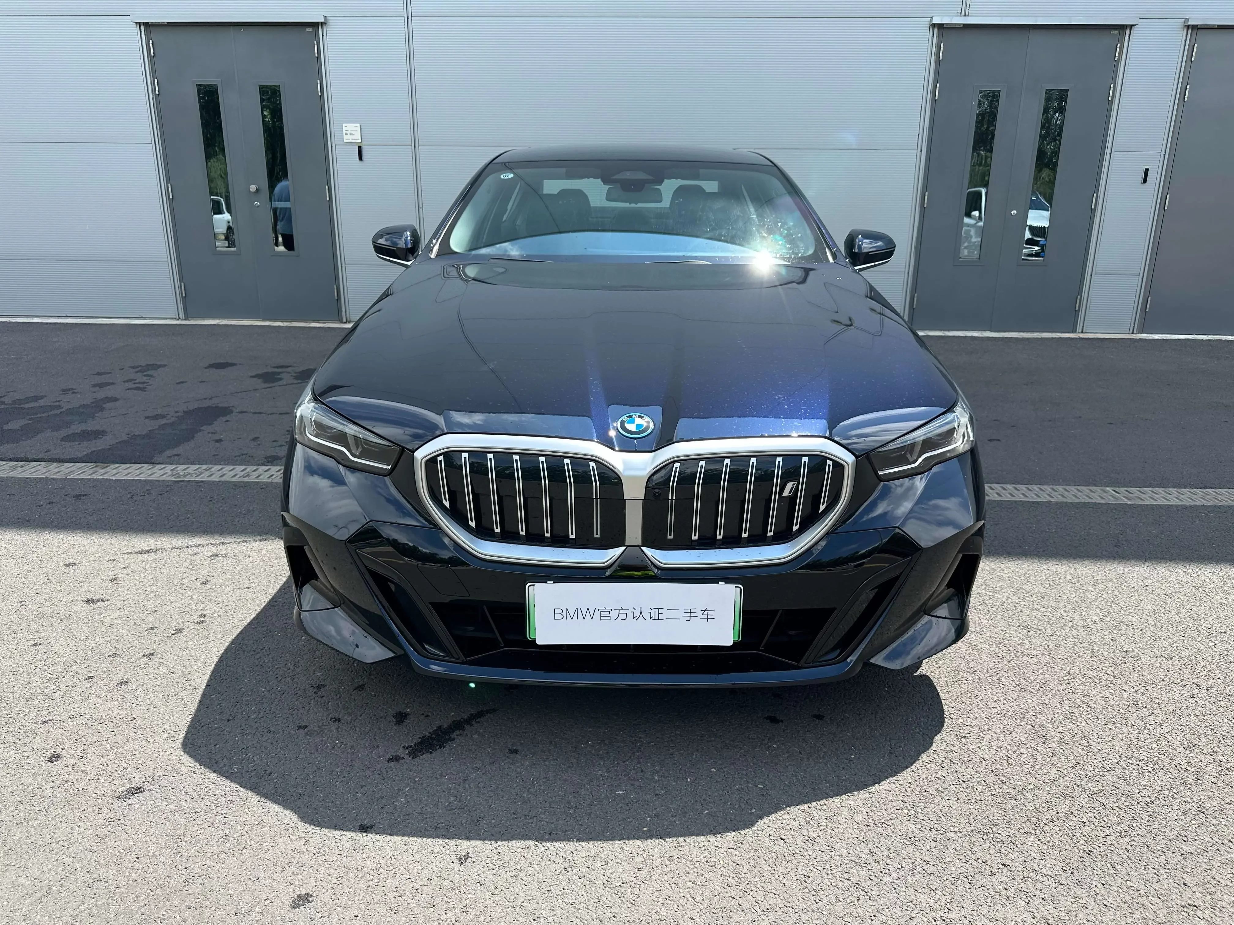 BMW i5