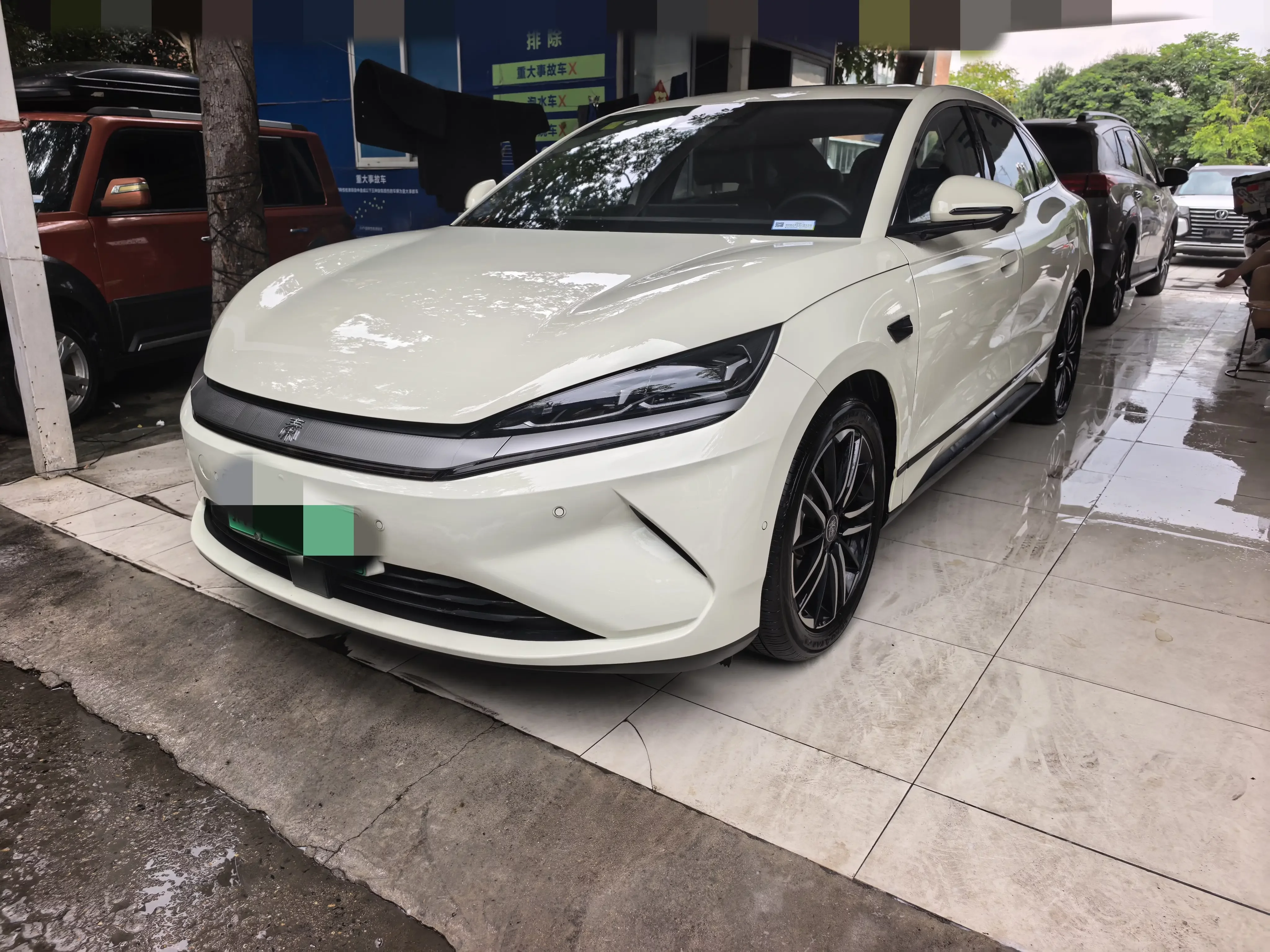 BYD Qin L EV