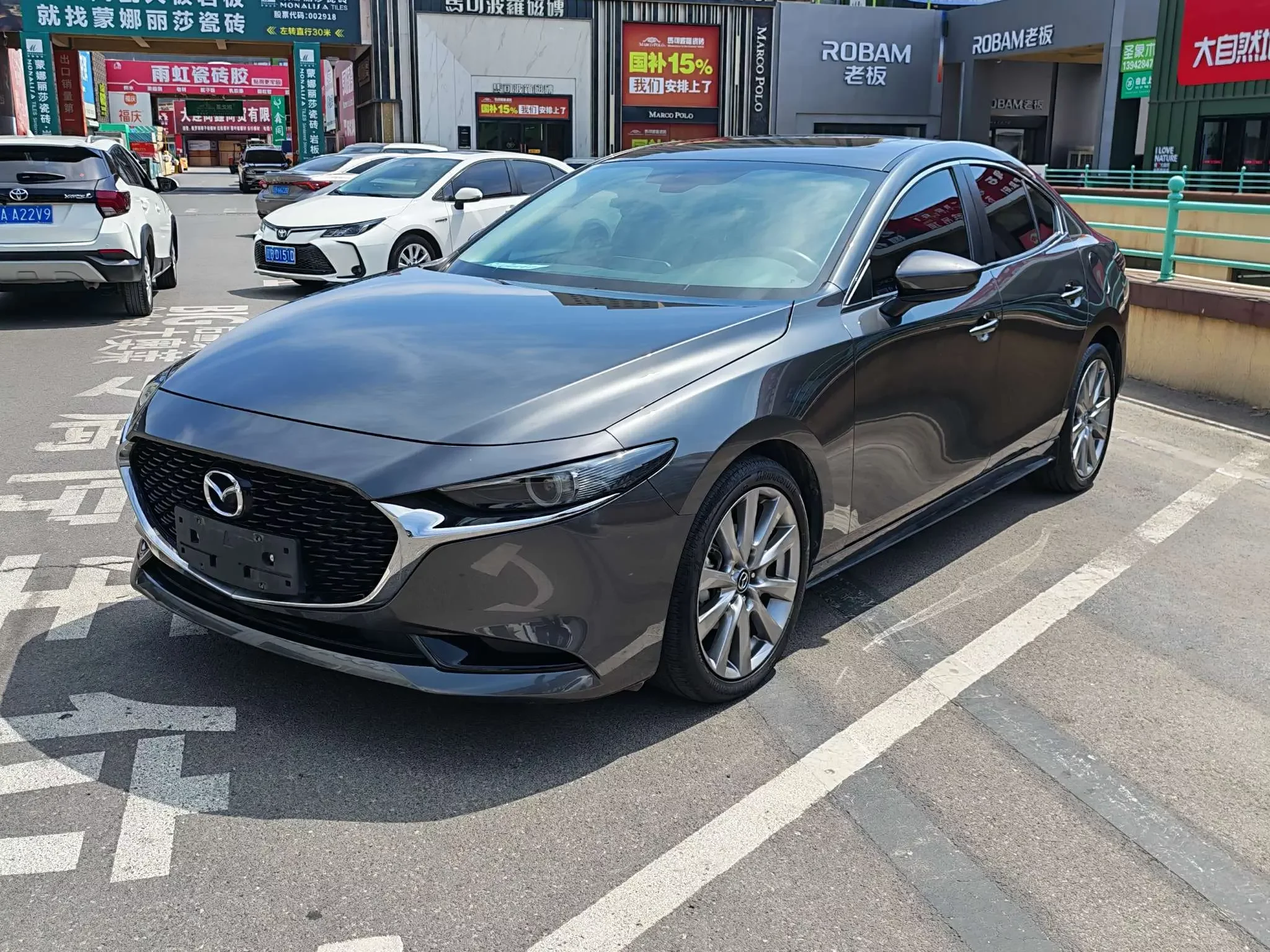 Mazda Axela (3)