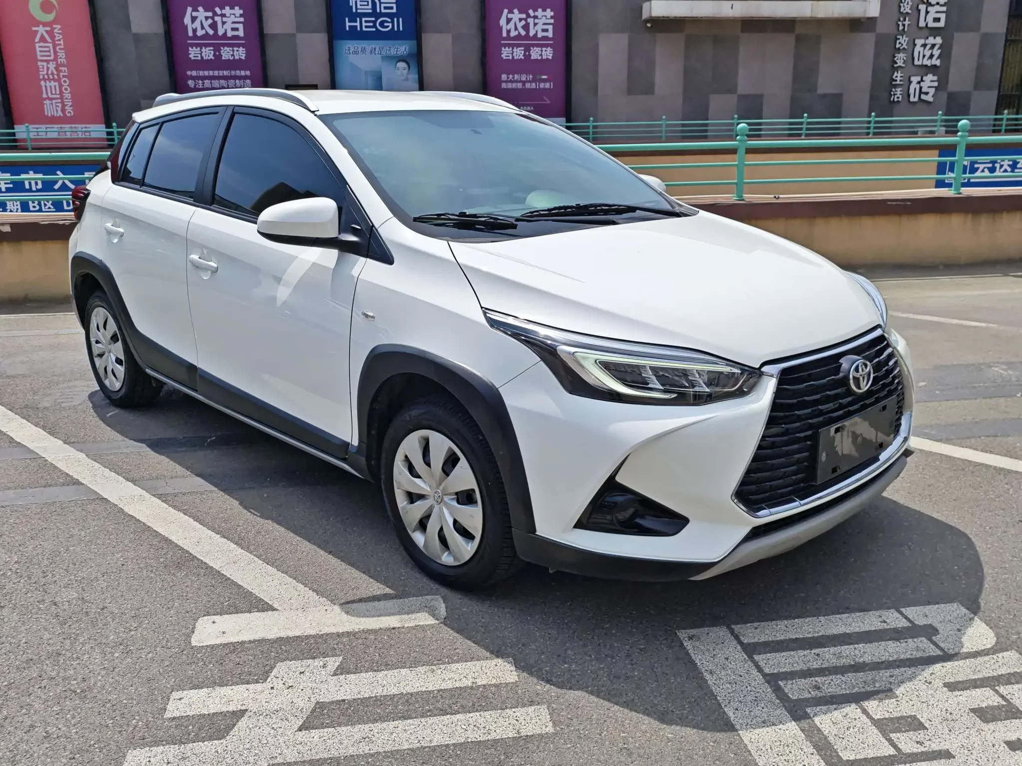 Toyota Yaris L