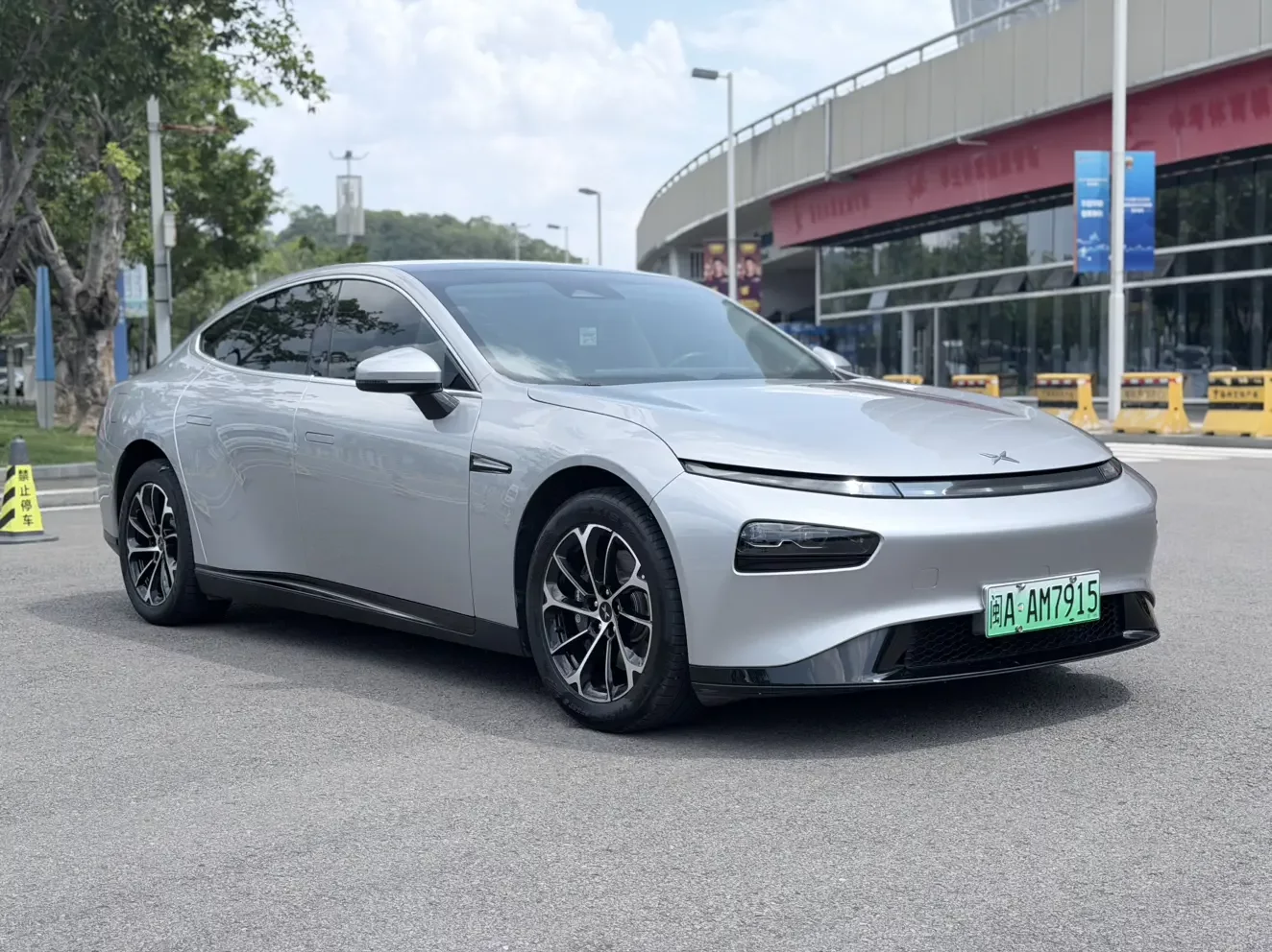 Xpeng P7