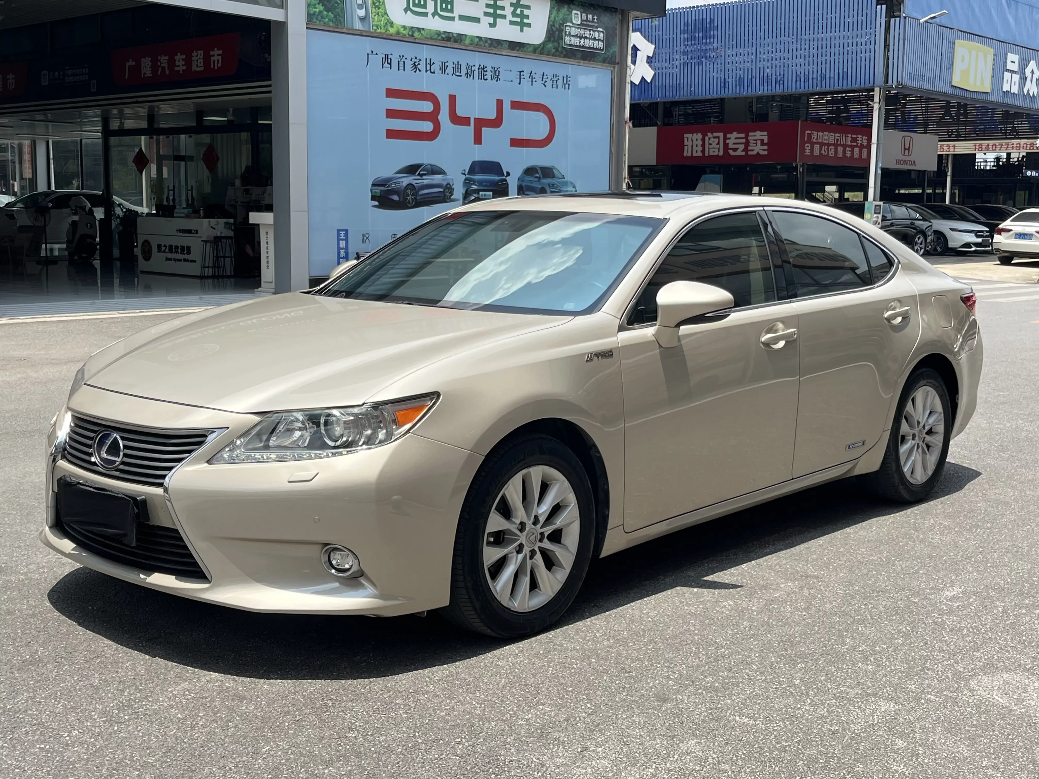 Lexus ES