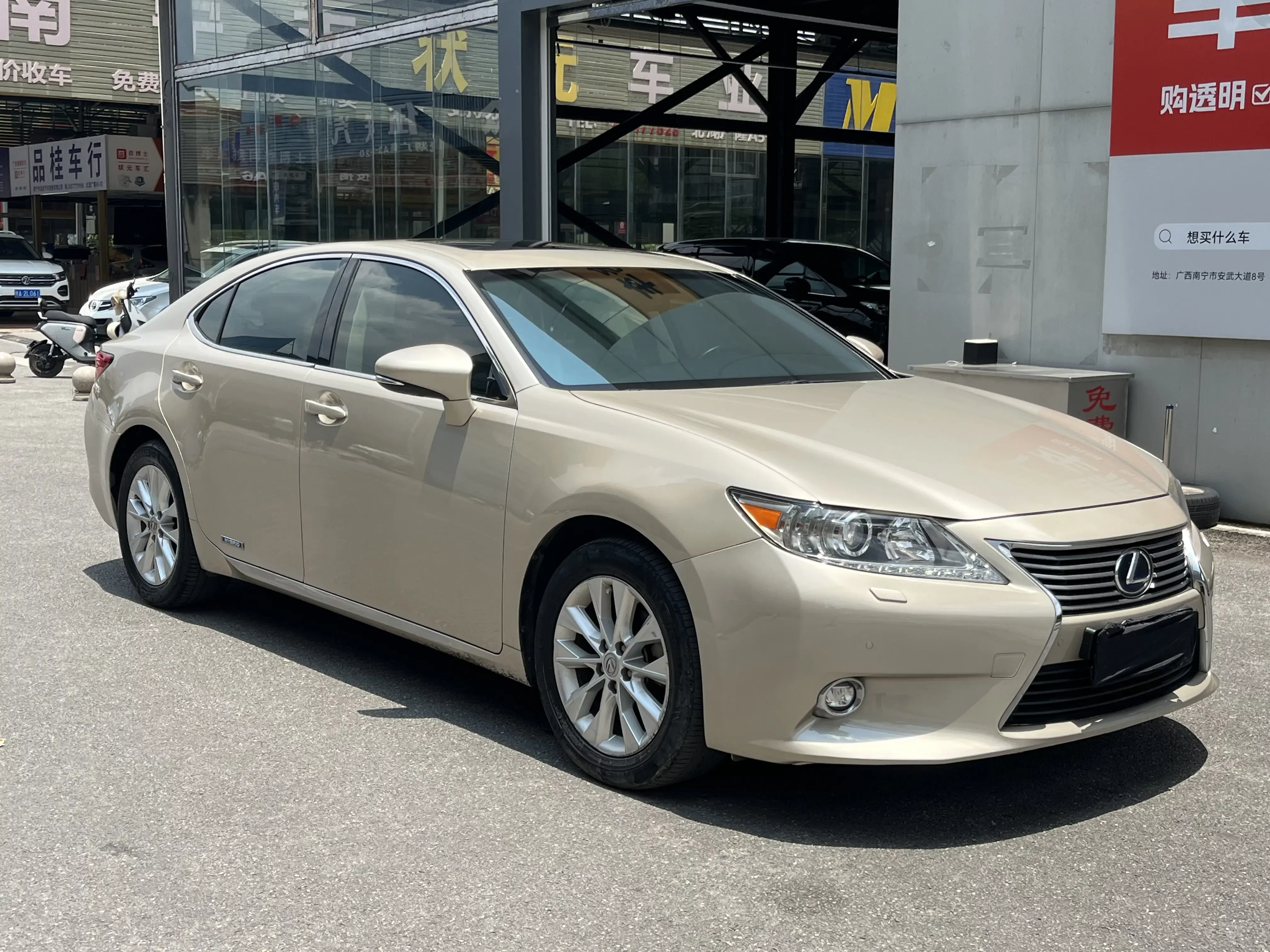 Lexus ES