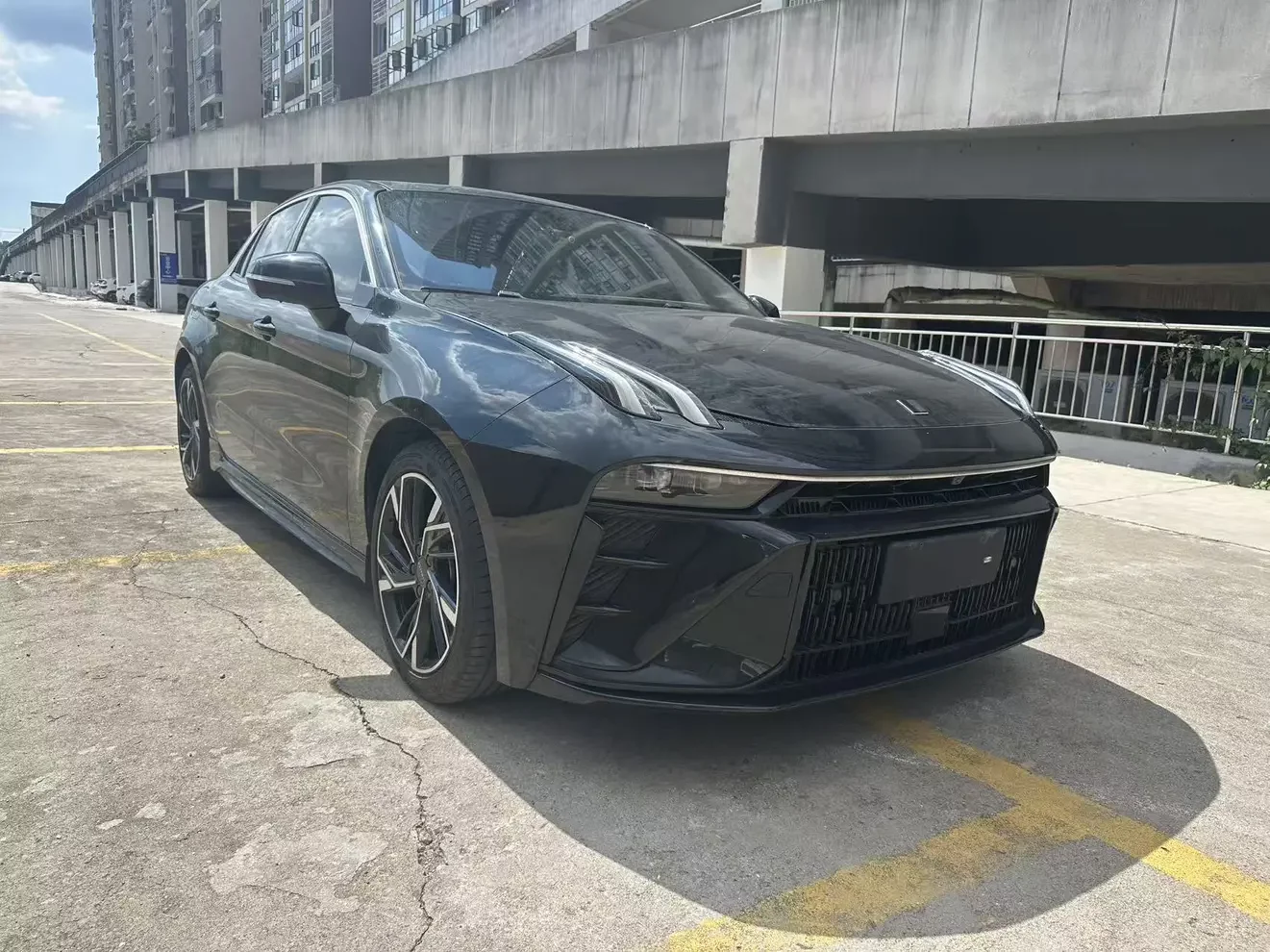 Lynk & Co 03
