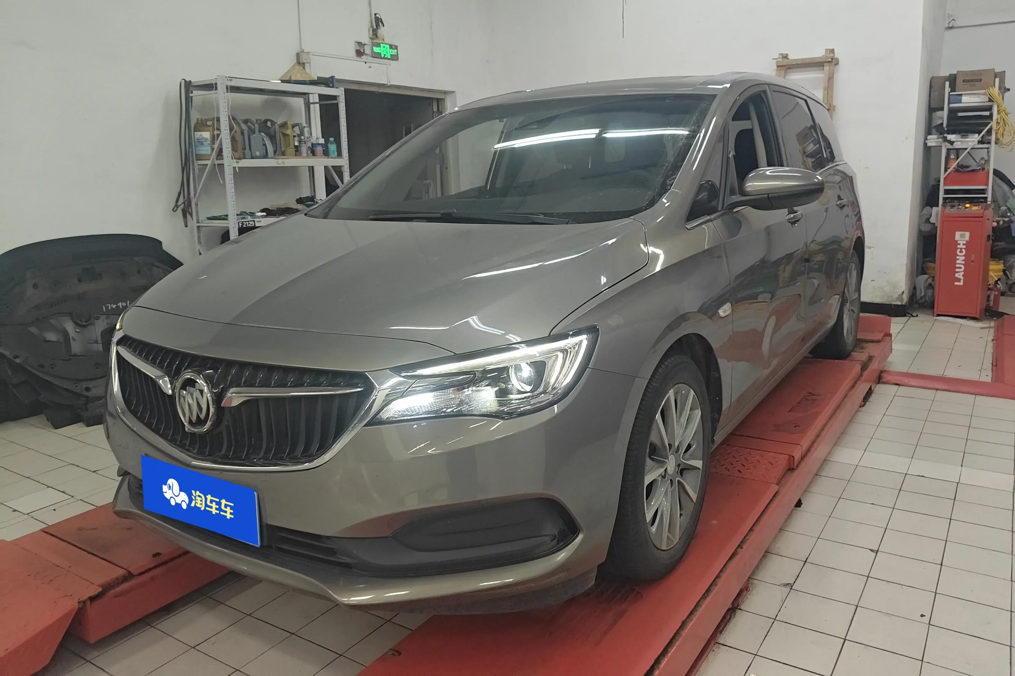Buick GL6