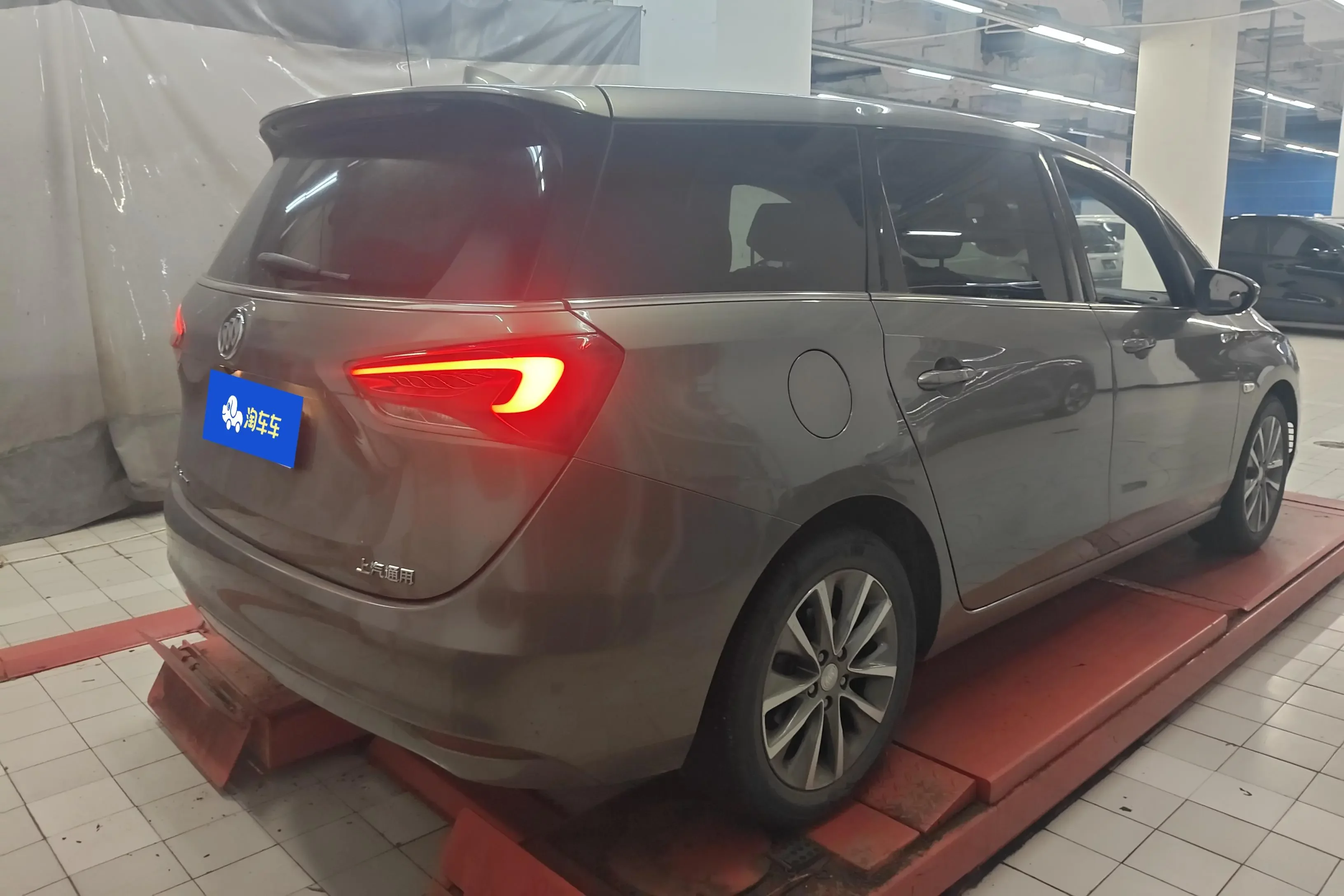 Buick GL6