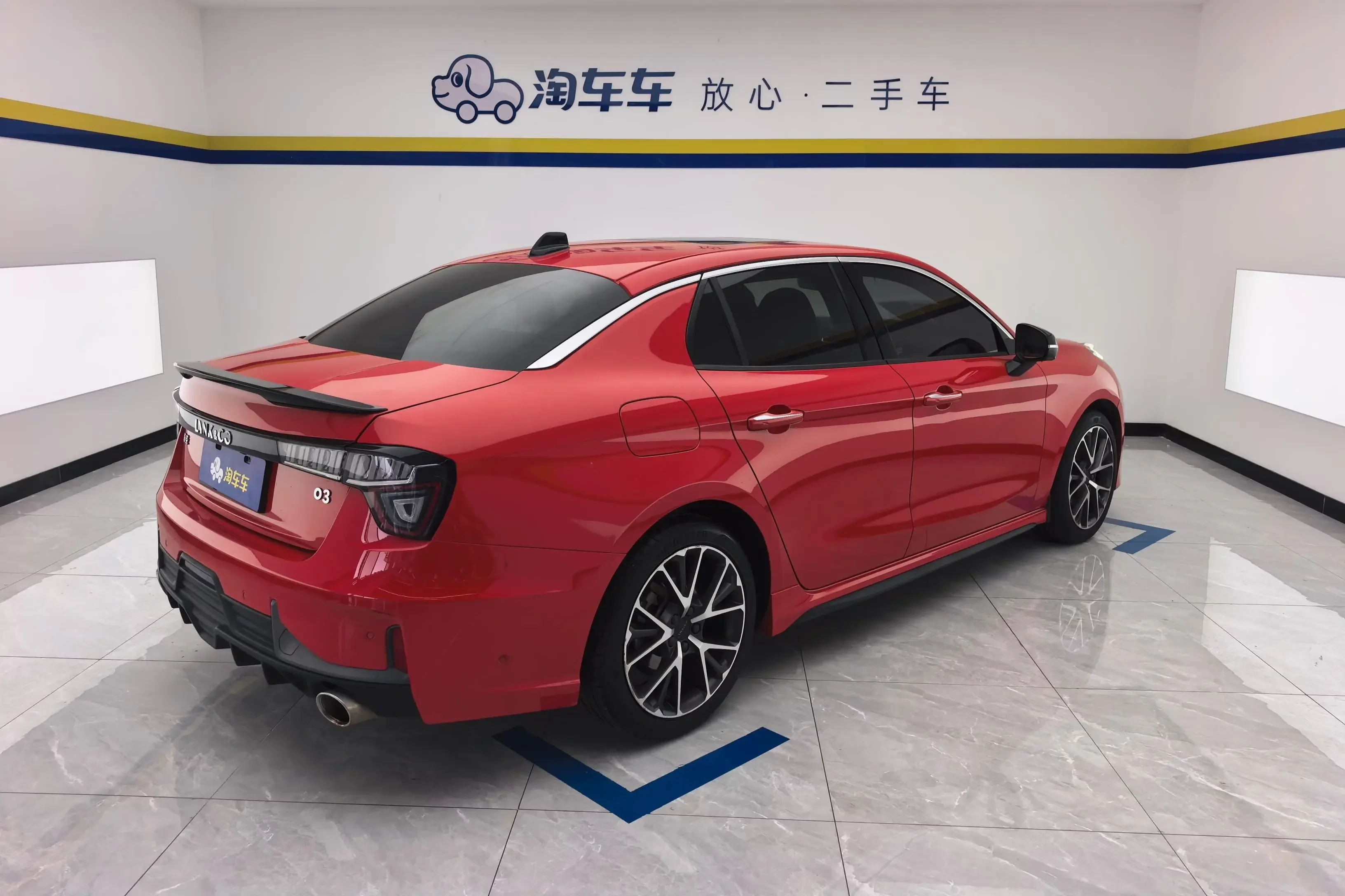 Lynk & Co 03