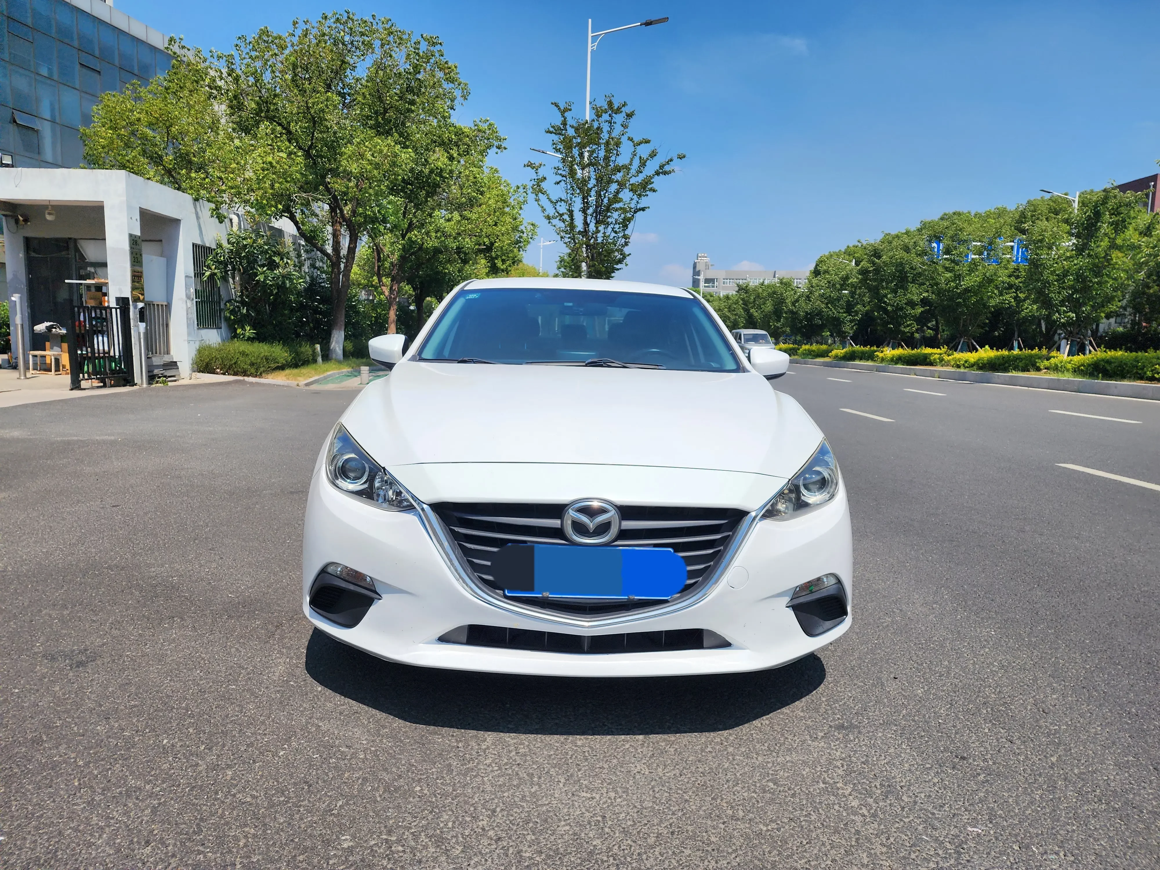Mazda Axela (3)