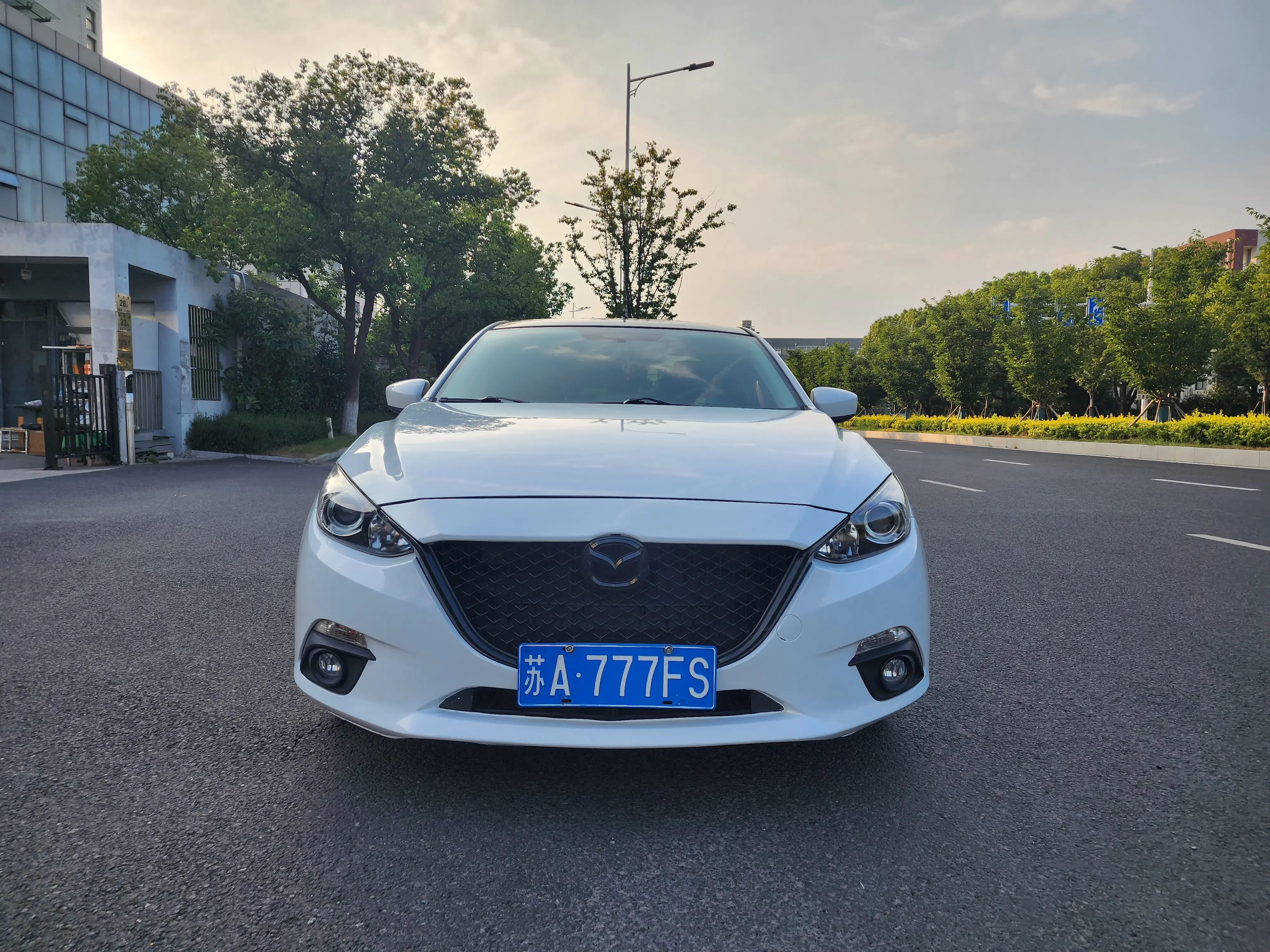 Mazda Axela (3)