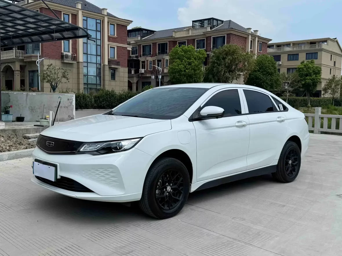 Geely Emgrand EV