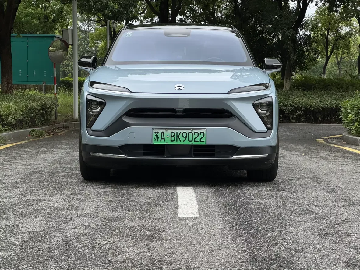 NIO ES6