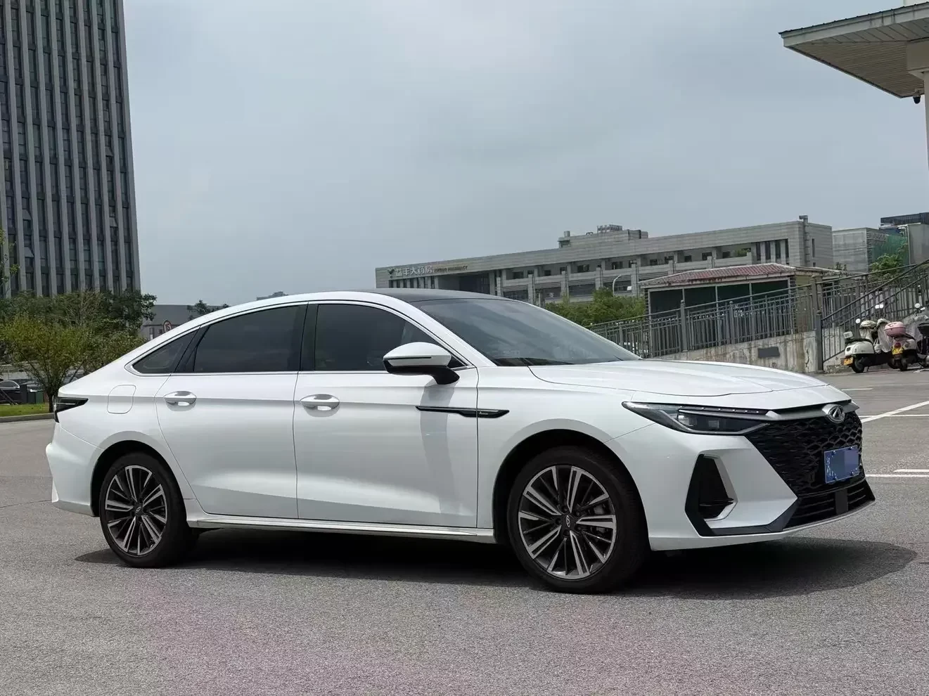 Chery Arrizo 8