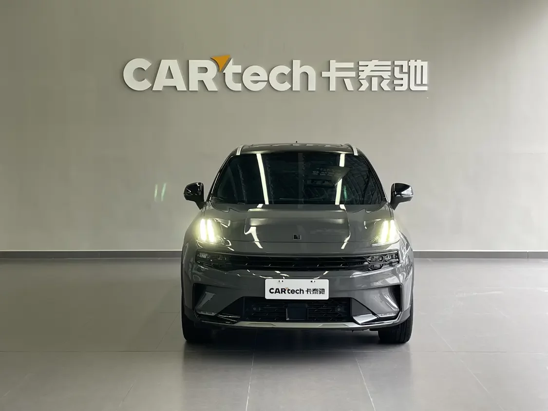 Lynk & Co 06