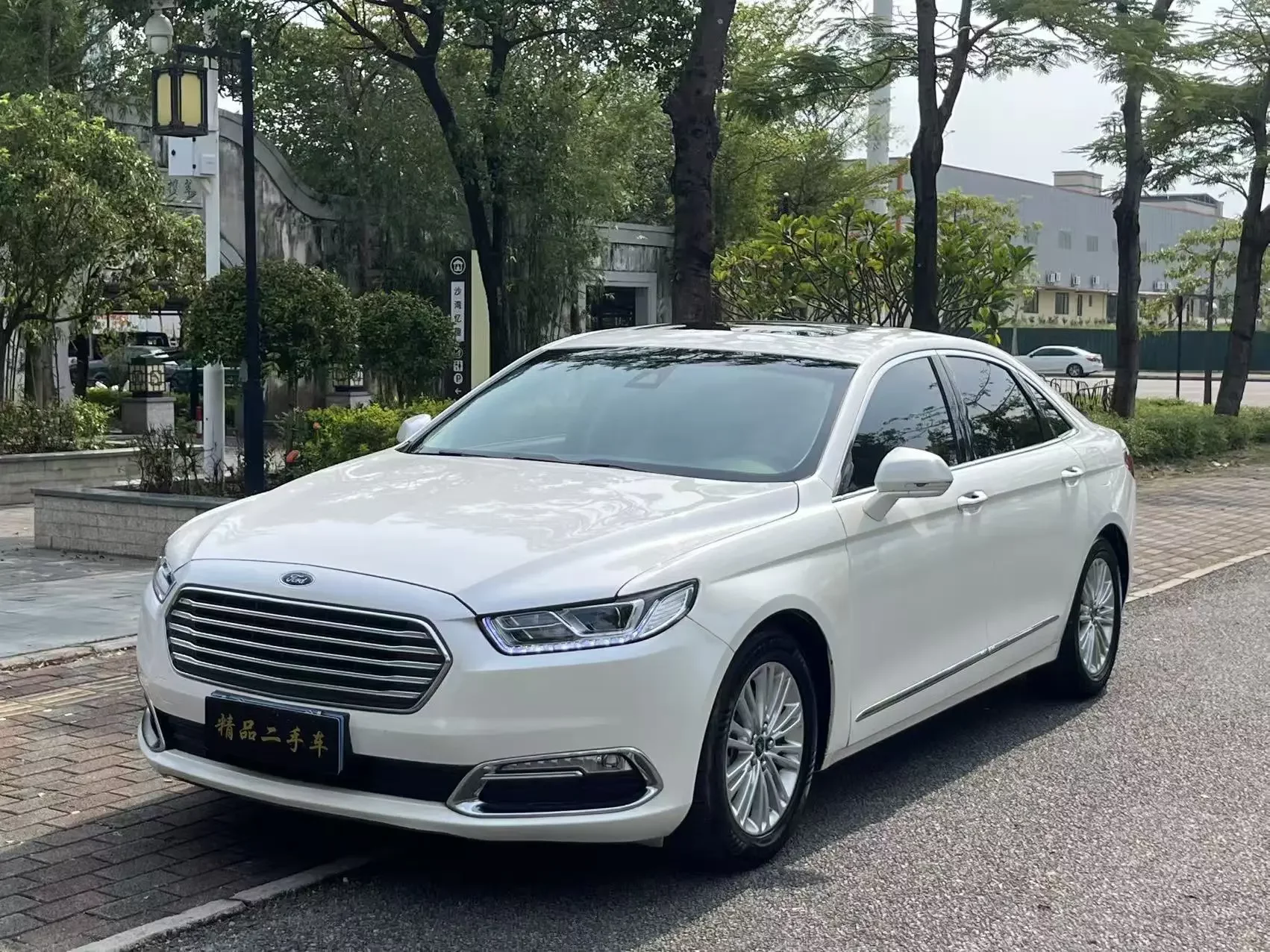 Ford Taurus