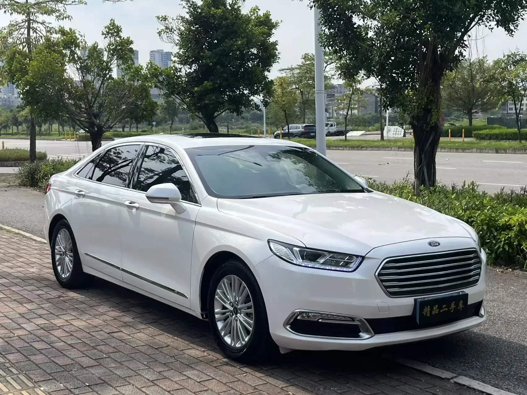 Ford Taurus