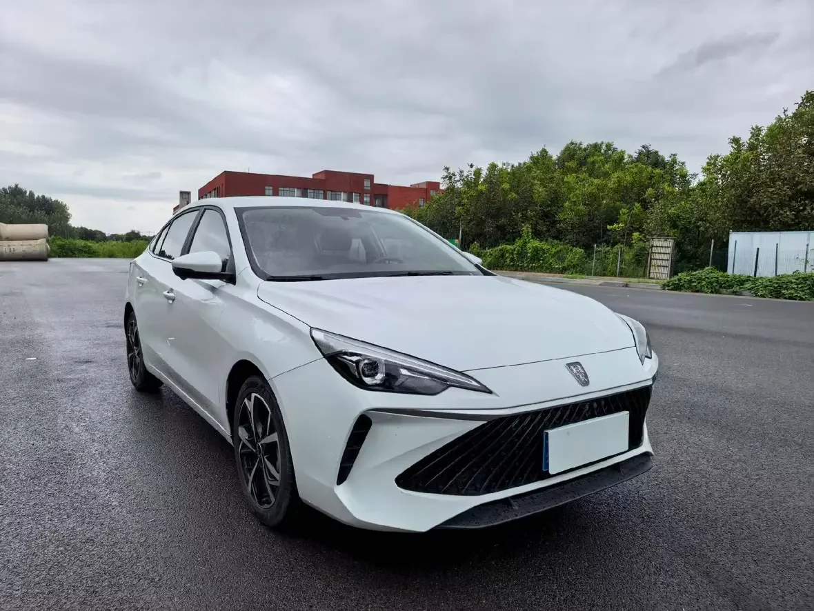 Roewe i5
