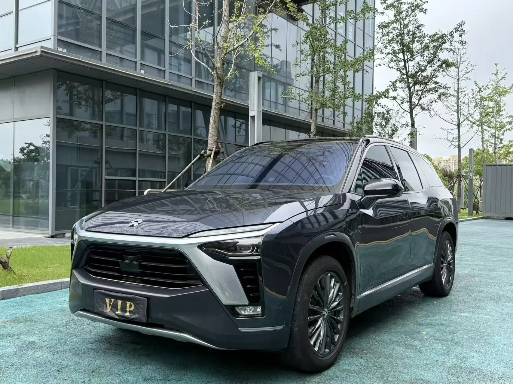NIO ES8