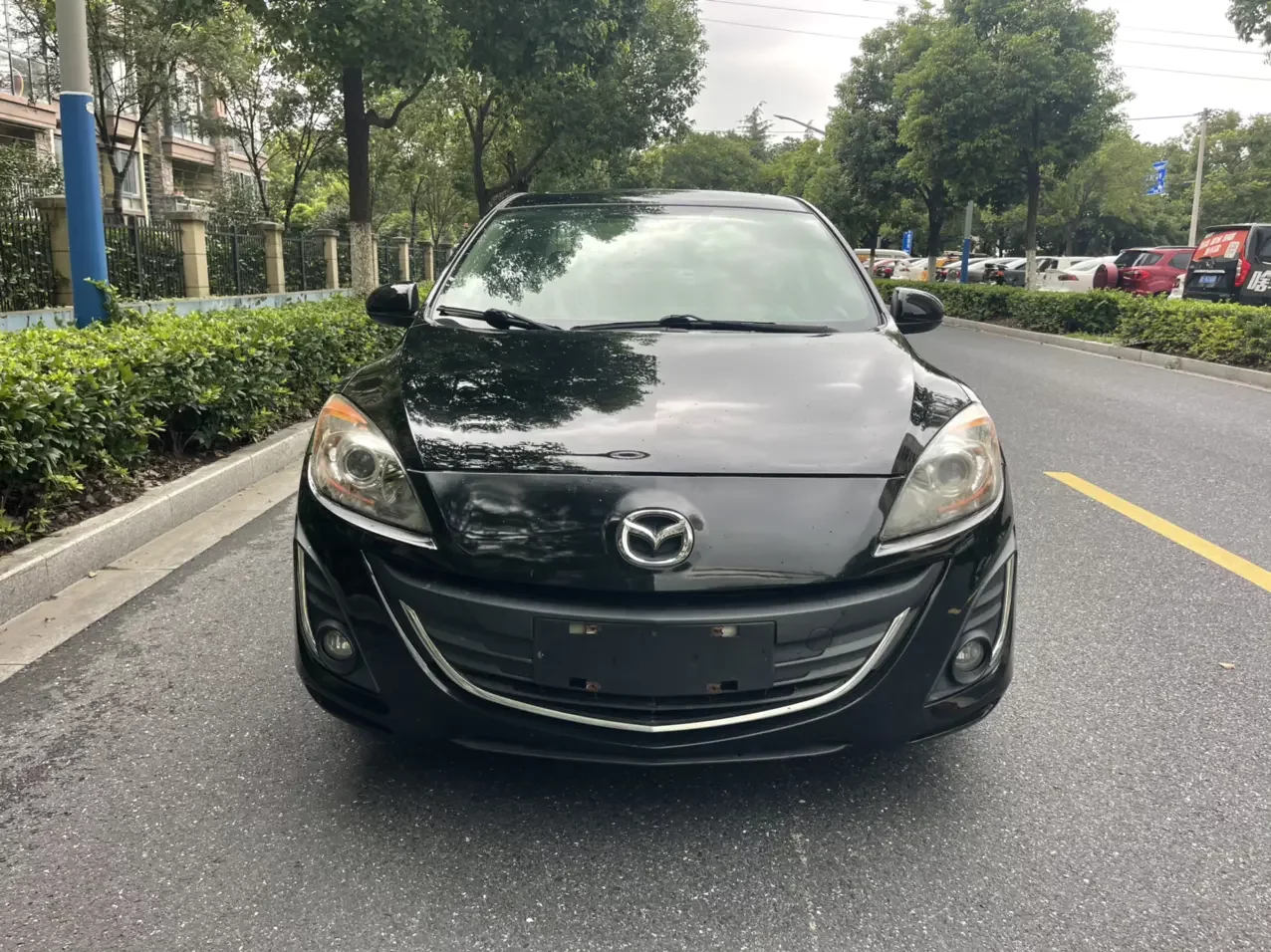 Mazda Axela (3)