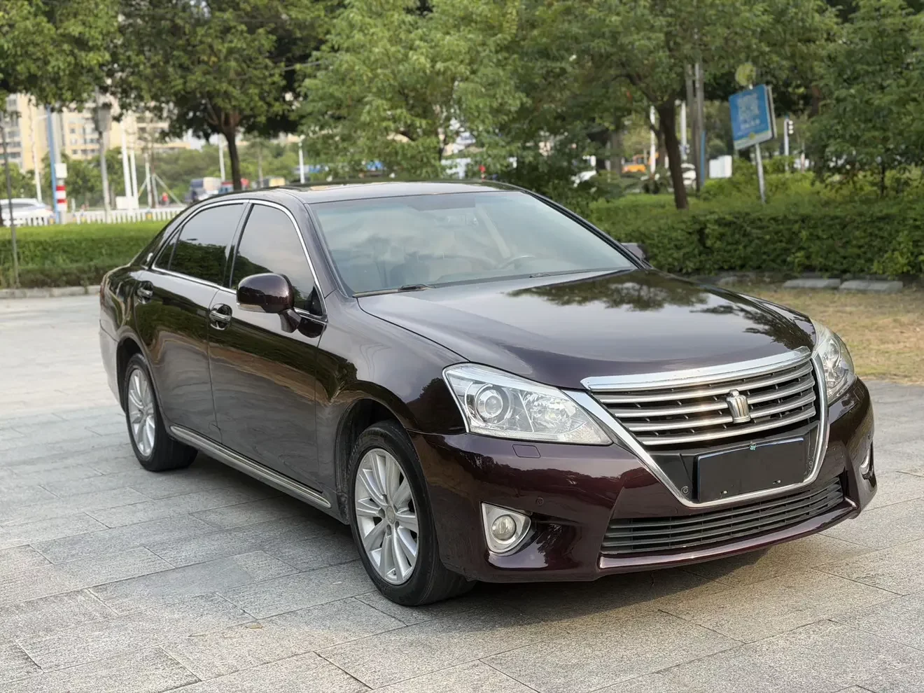 Toyota crown