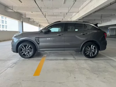 Lynk & Co 01