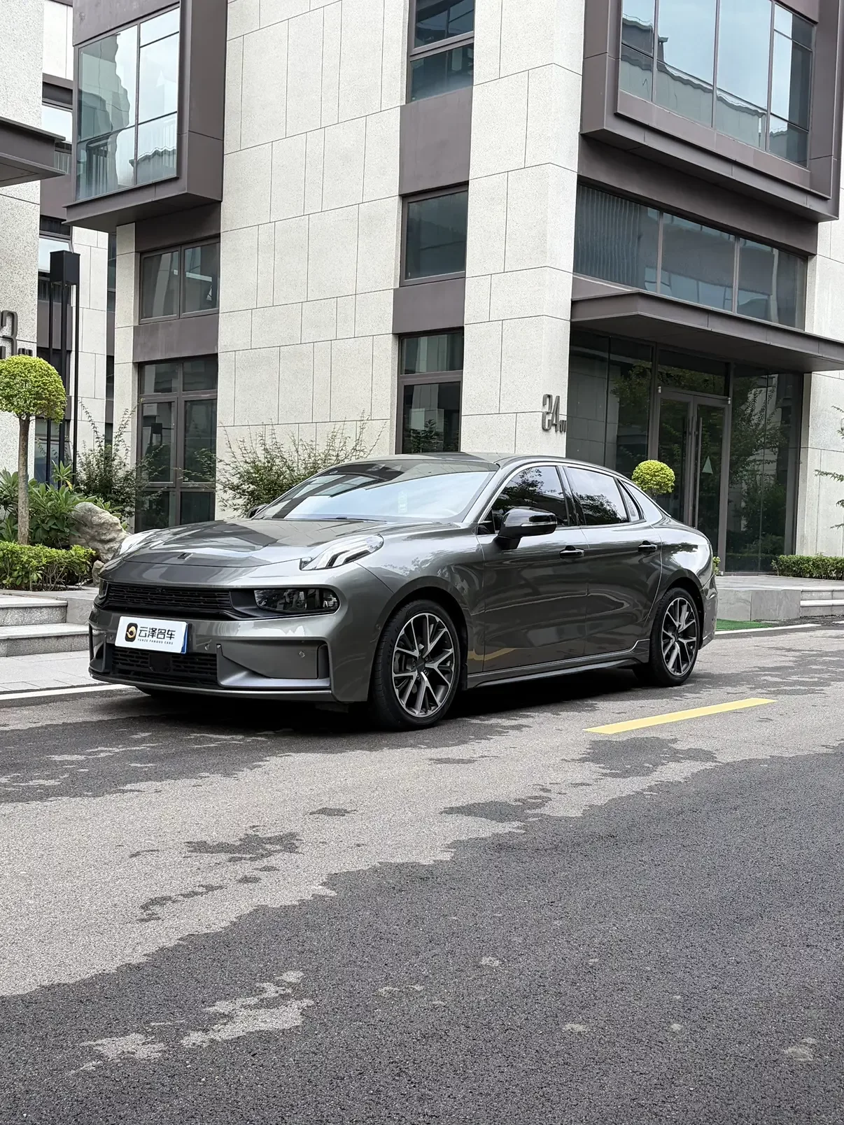 Lynk & Co 03