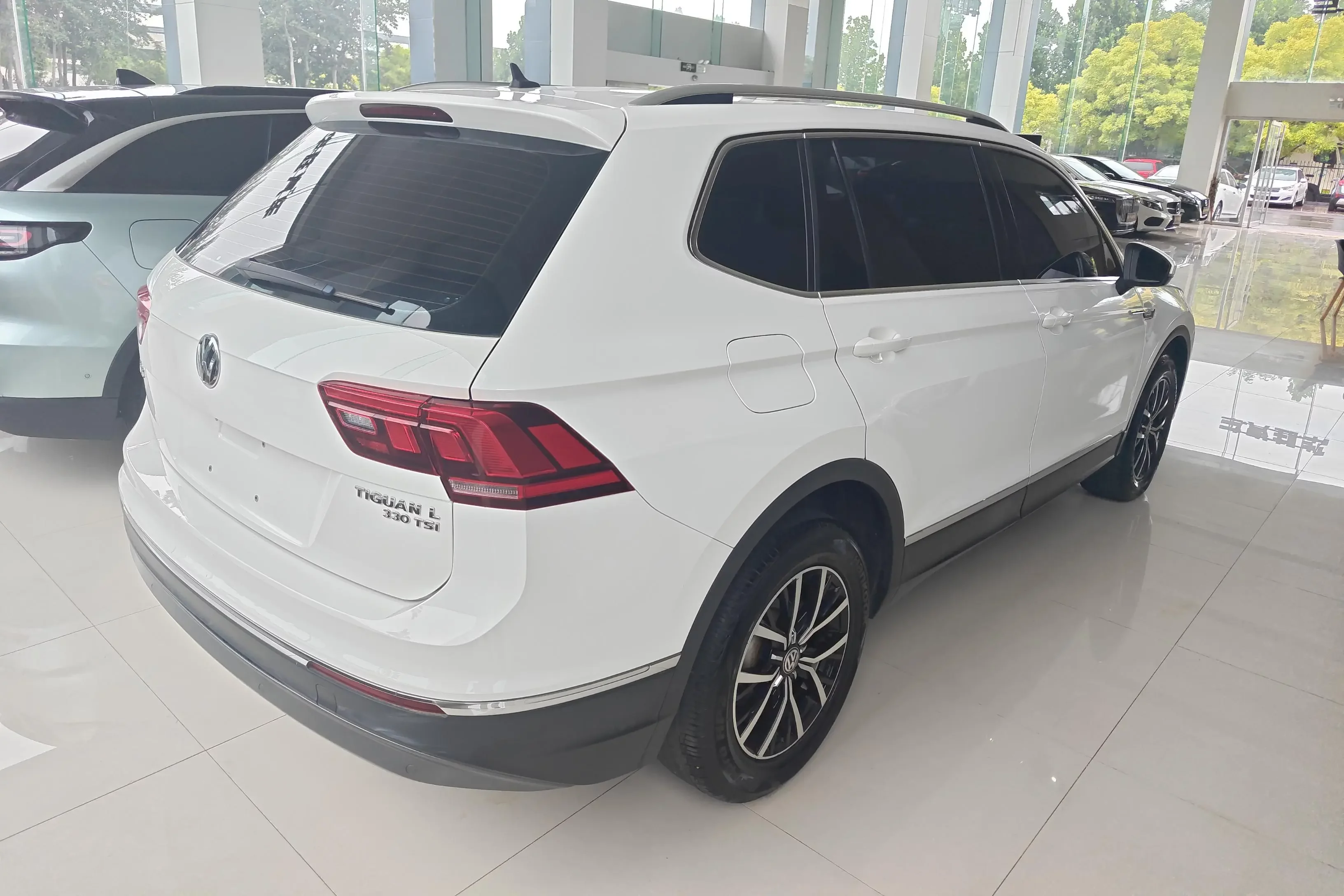 Volkswagen Tiguan L