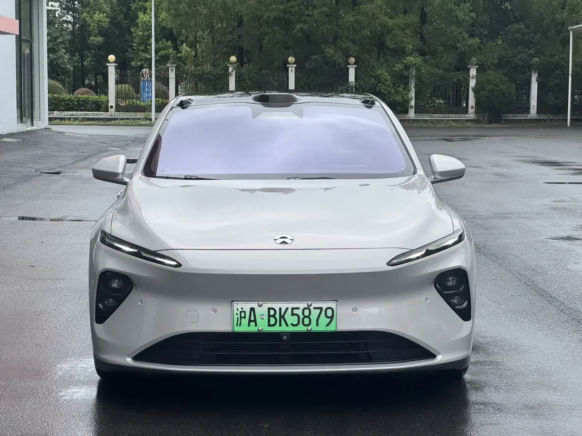 NIO ET7