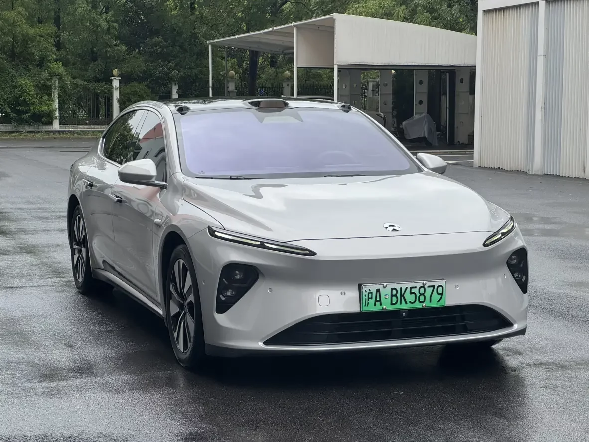NIO ET7