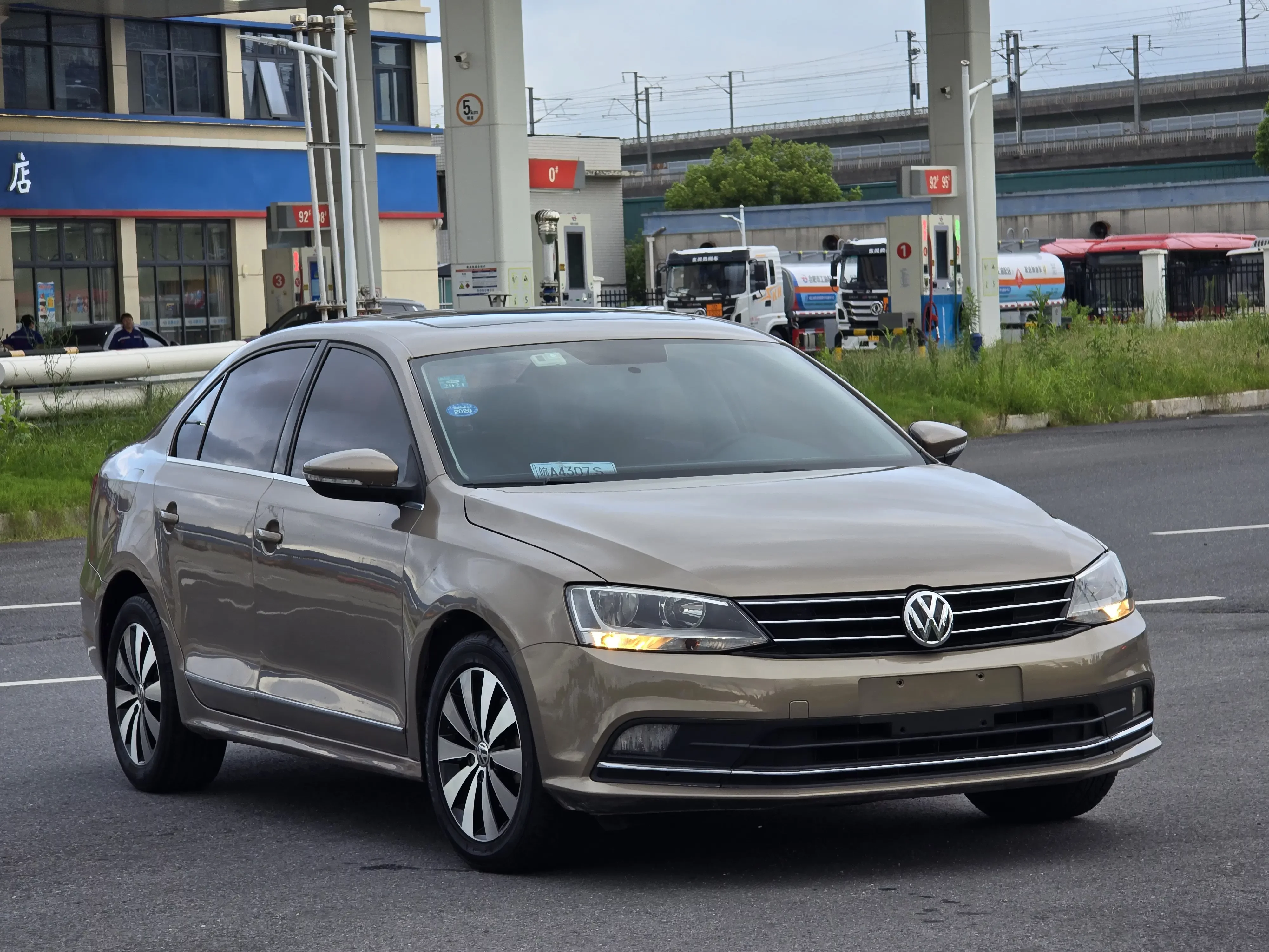 Volkswagen Sagitar