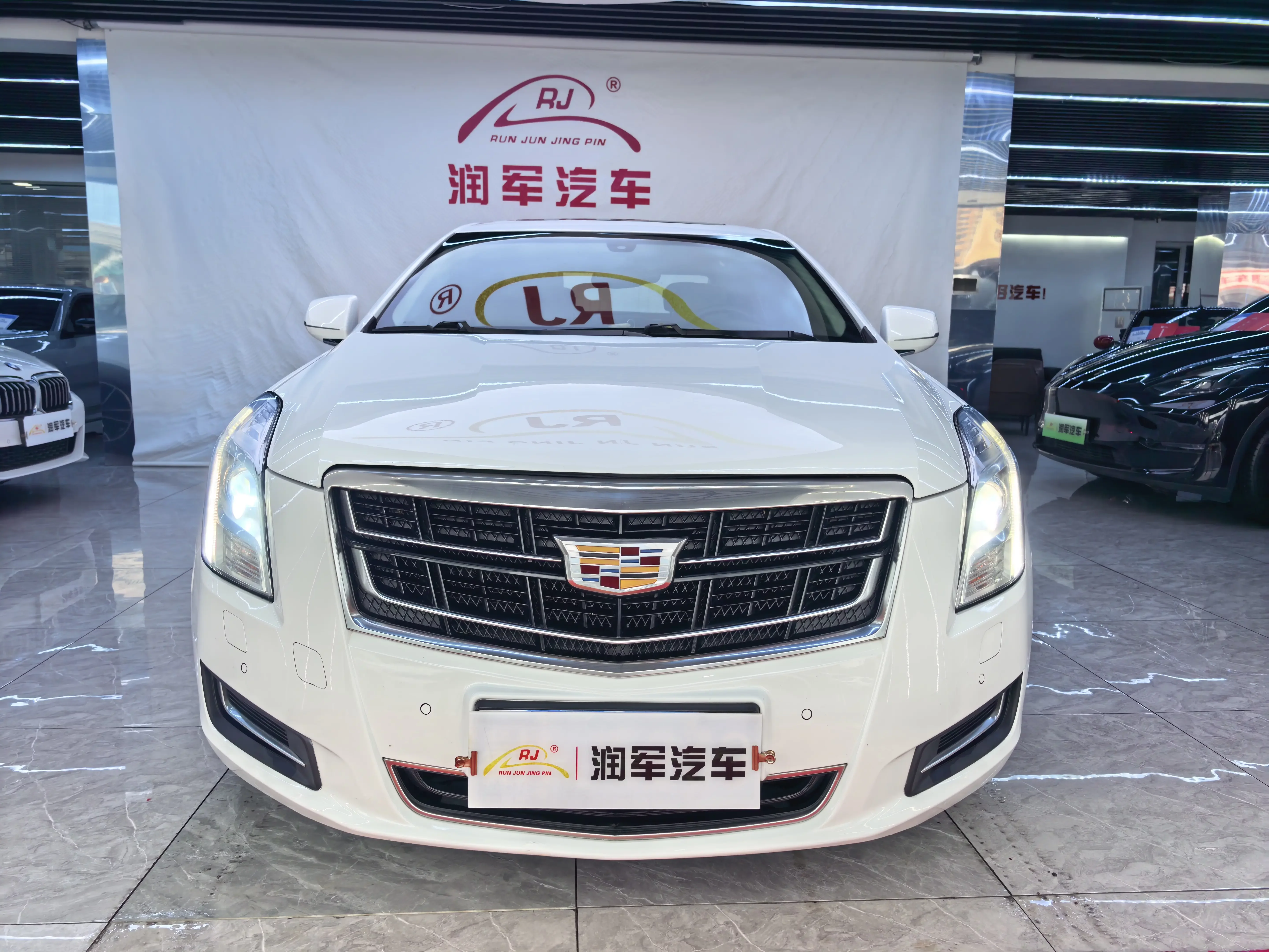 Cadillac XTS