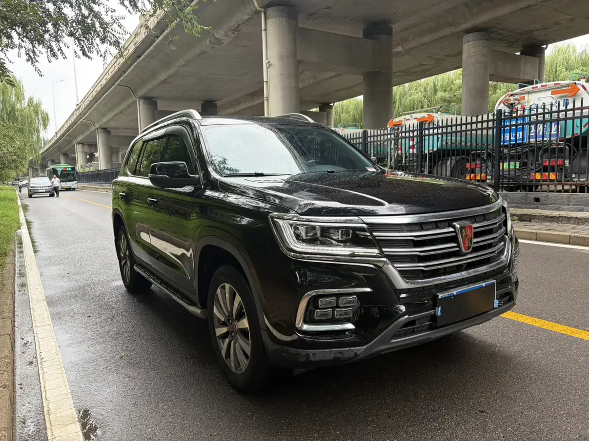 Roewe RX8
