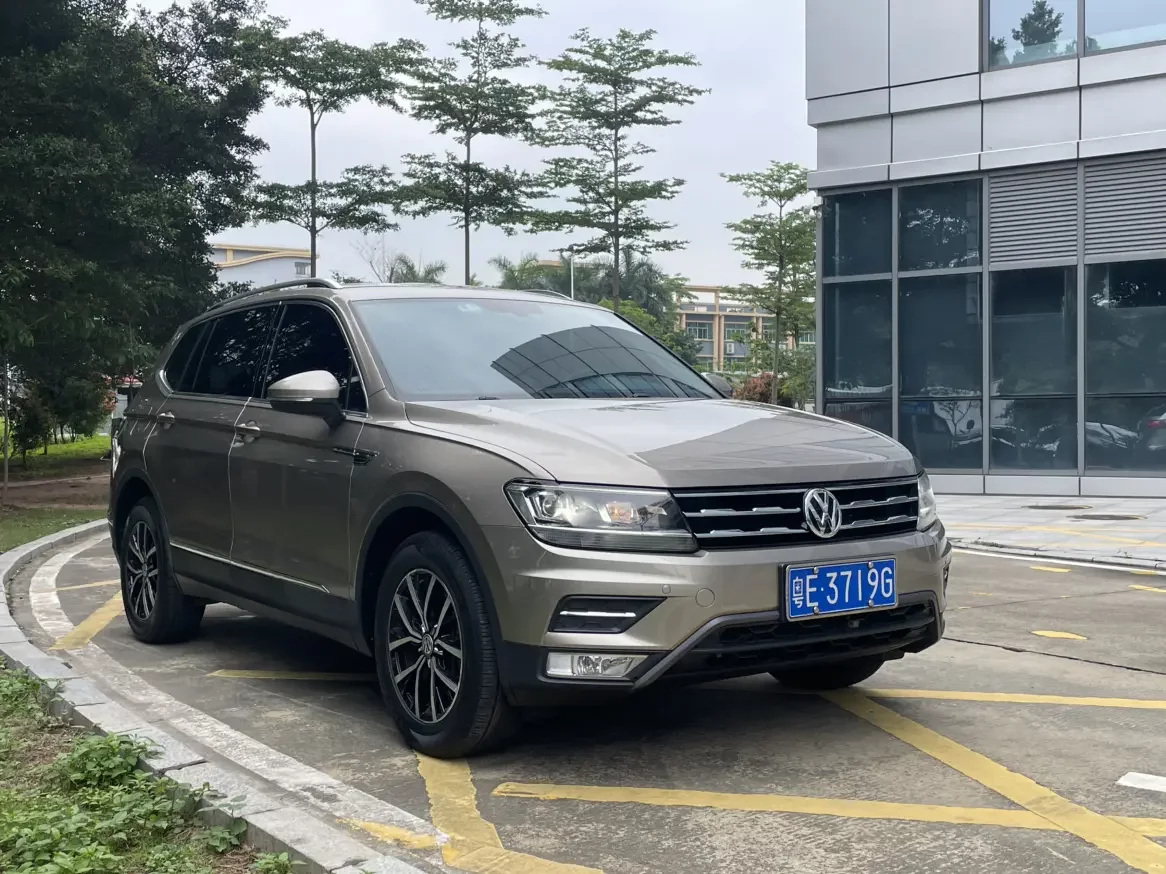 Volkswagen Tiguan L