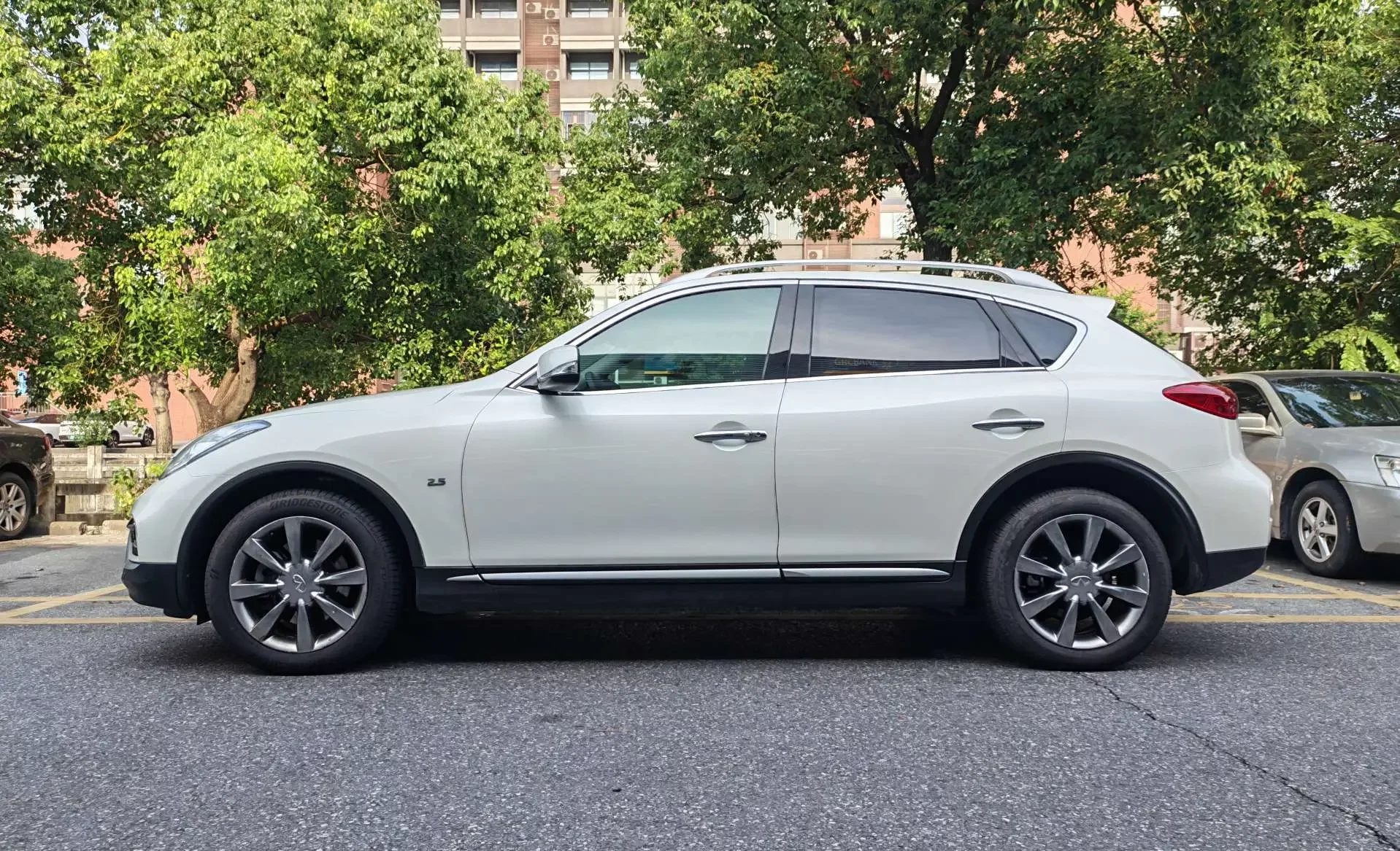 Infiniti QX50