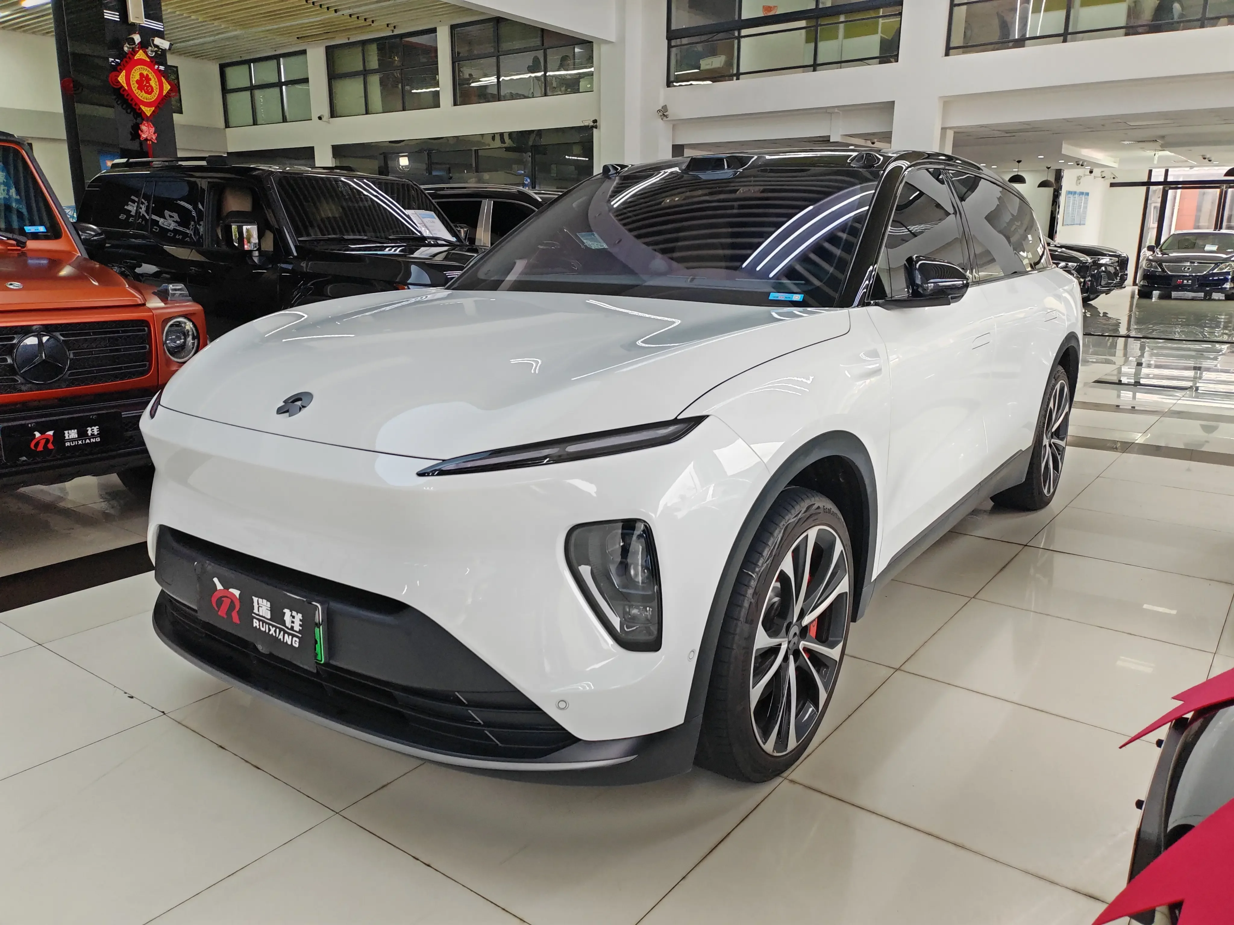NIO ES8
