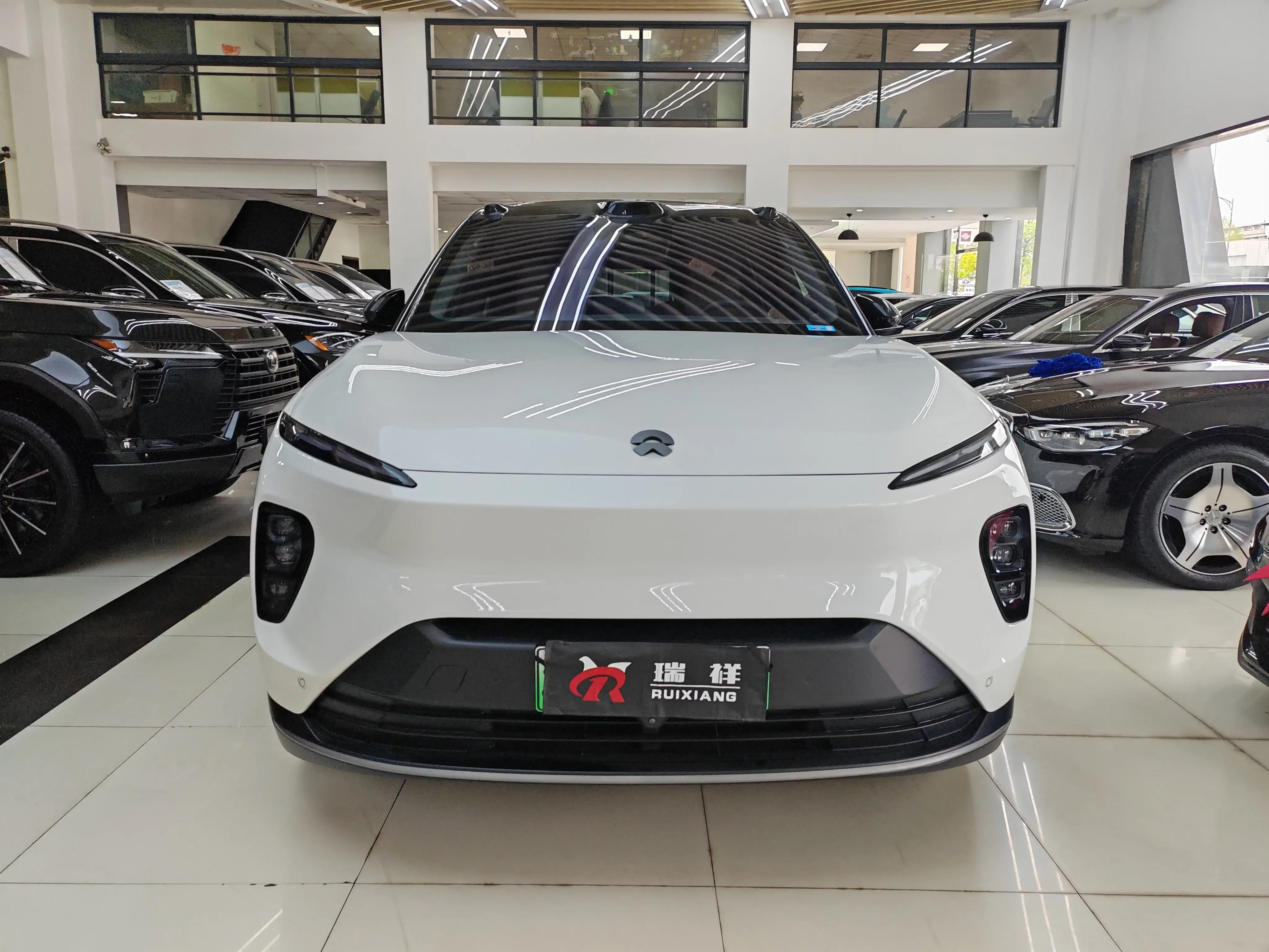 NIO ES8