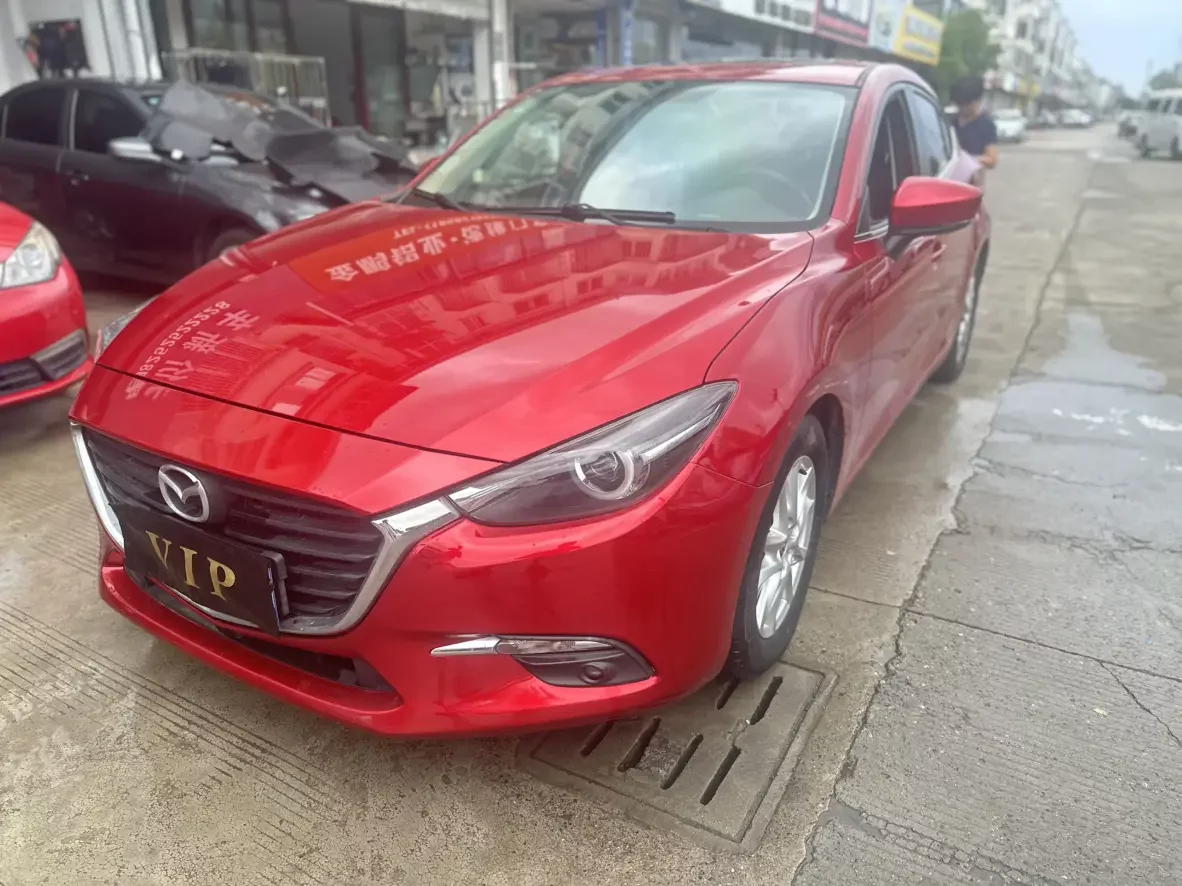 Mazda Axela (3)