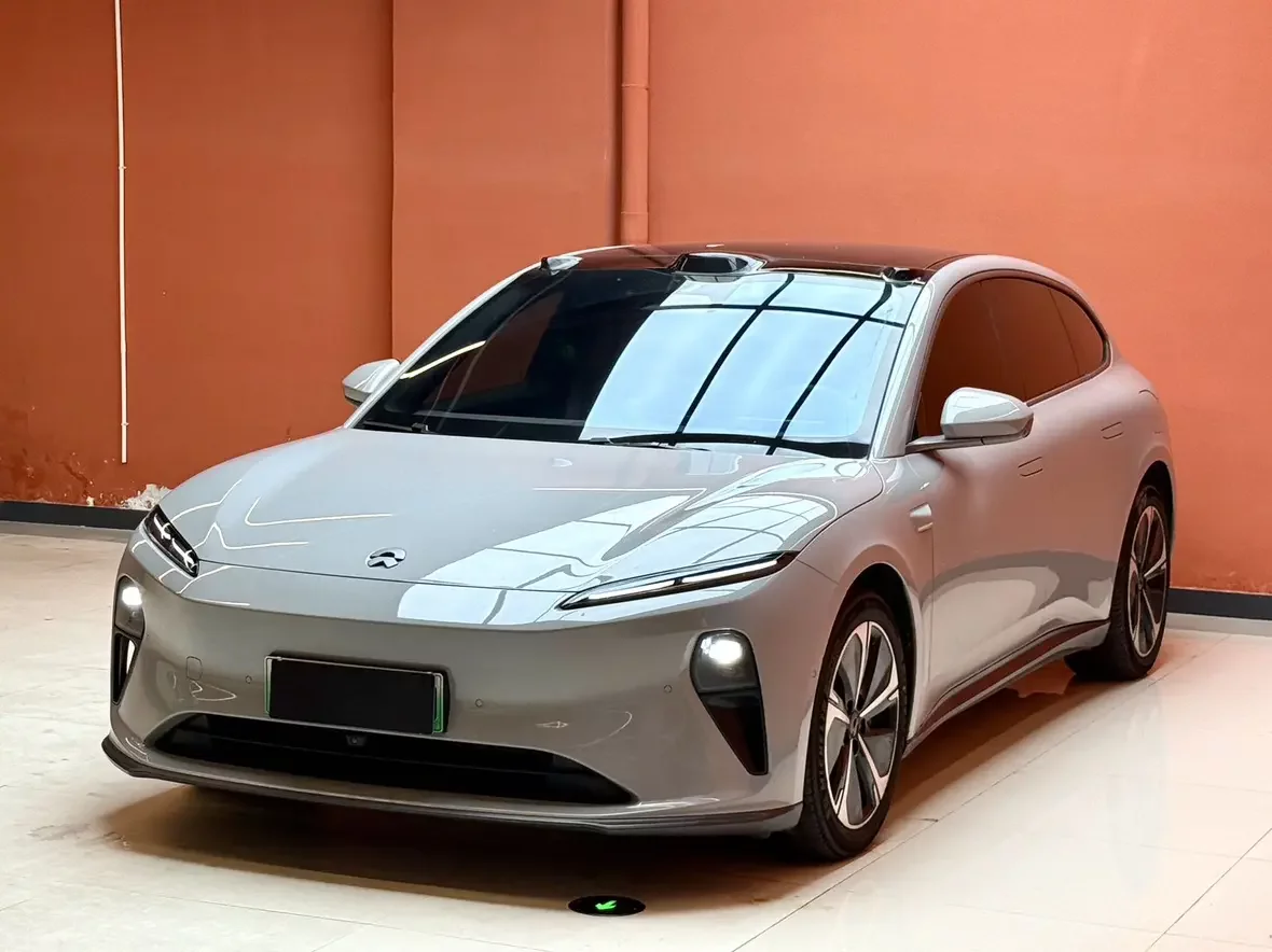 NIO ET5