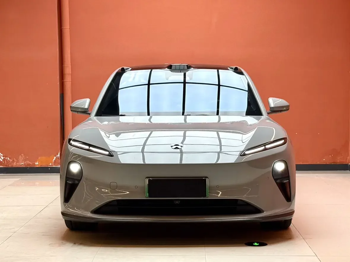NIO ET5