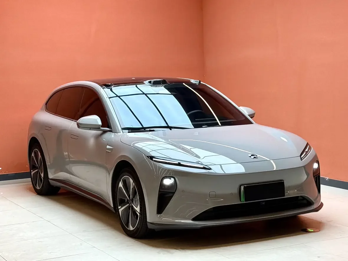 NIO ET5